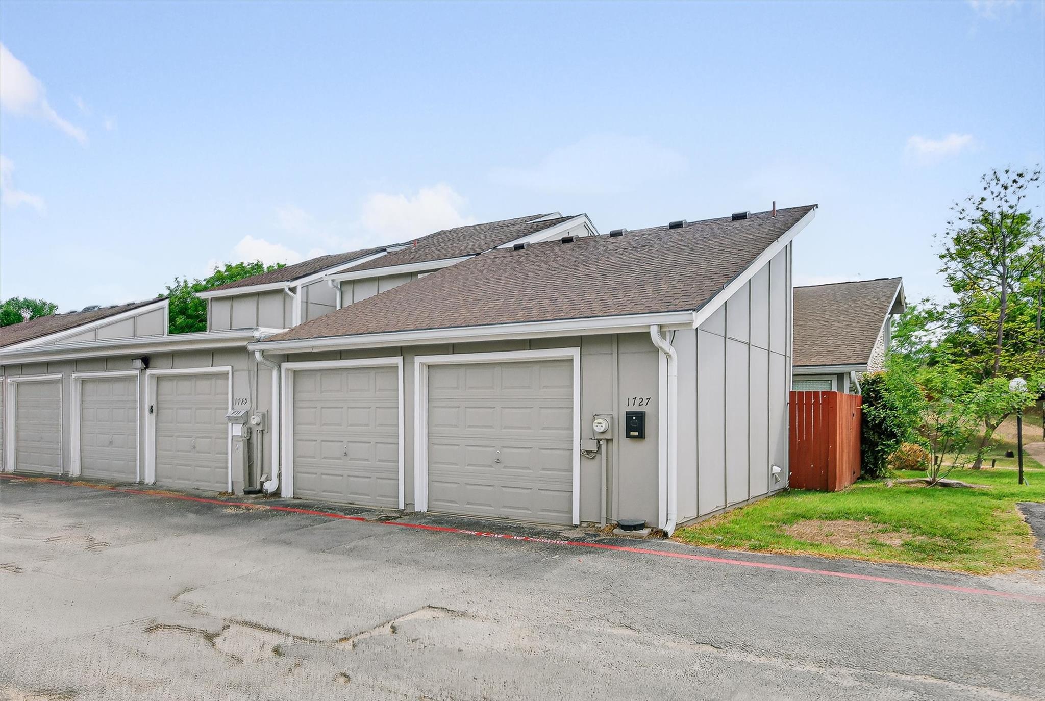 1727 Timber Ridge DR