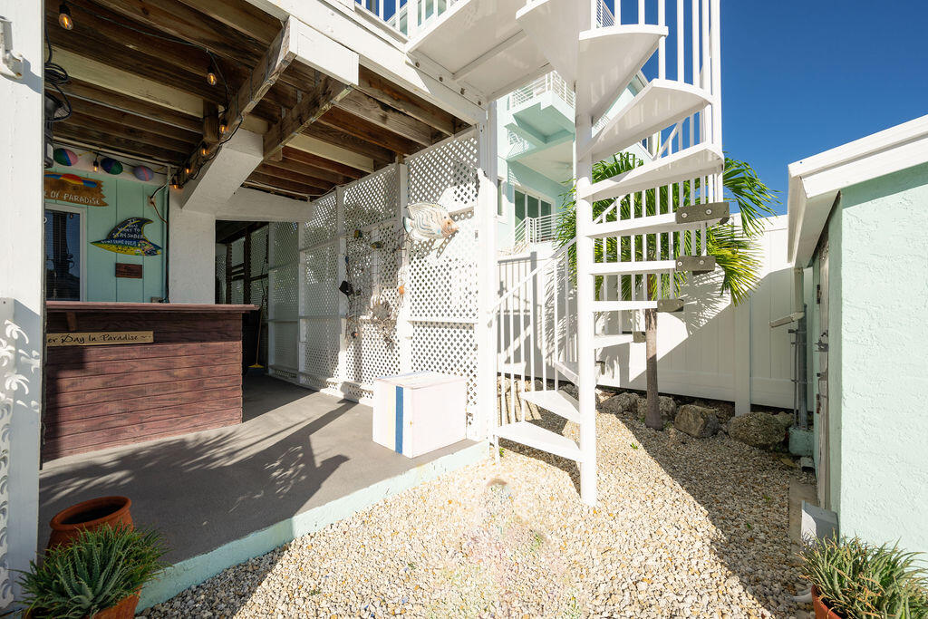 845 Gulf Drive