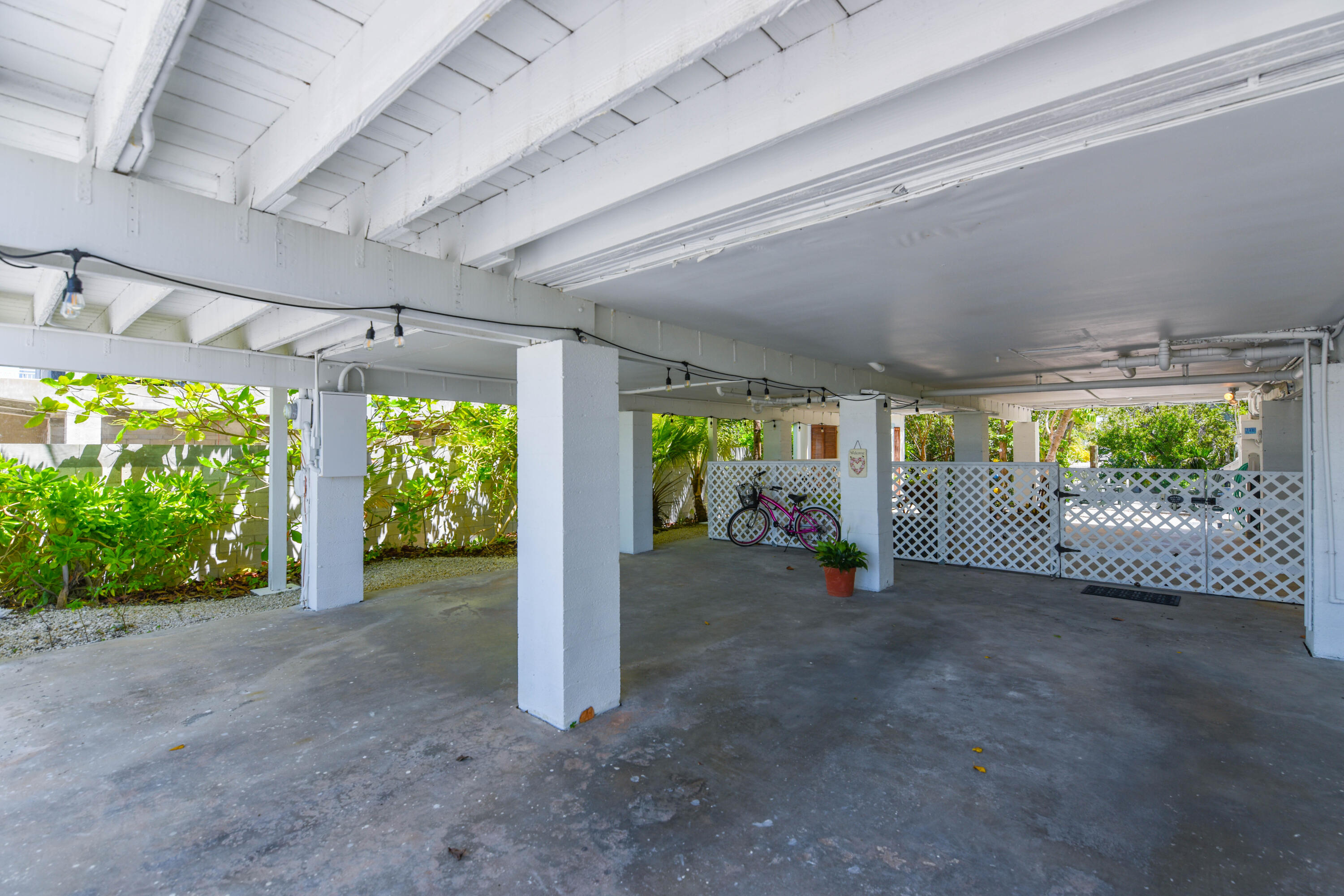 743 Indies Road