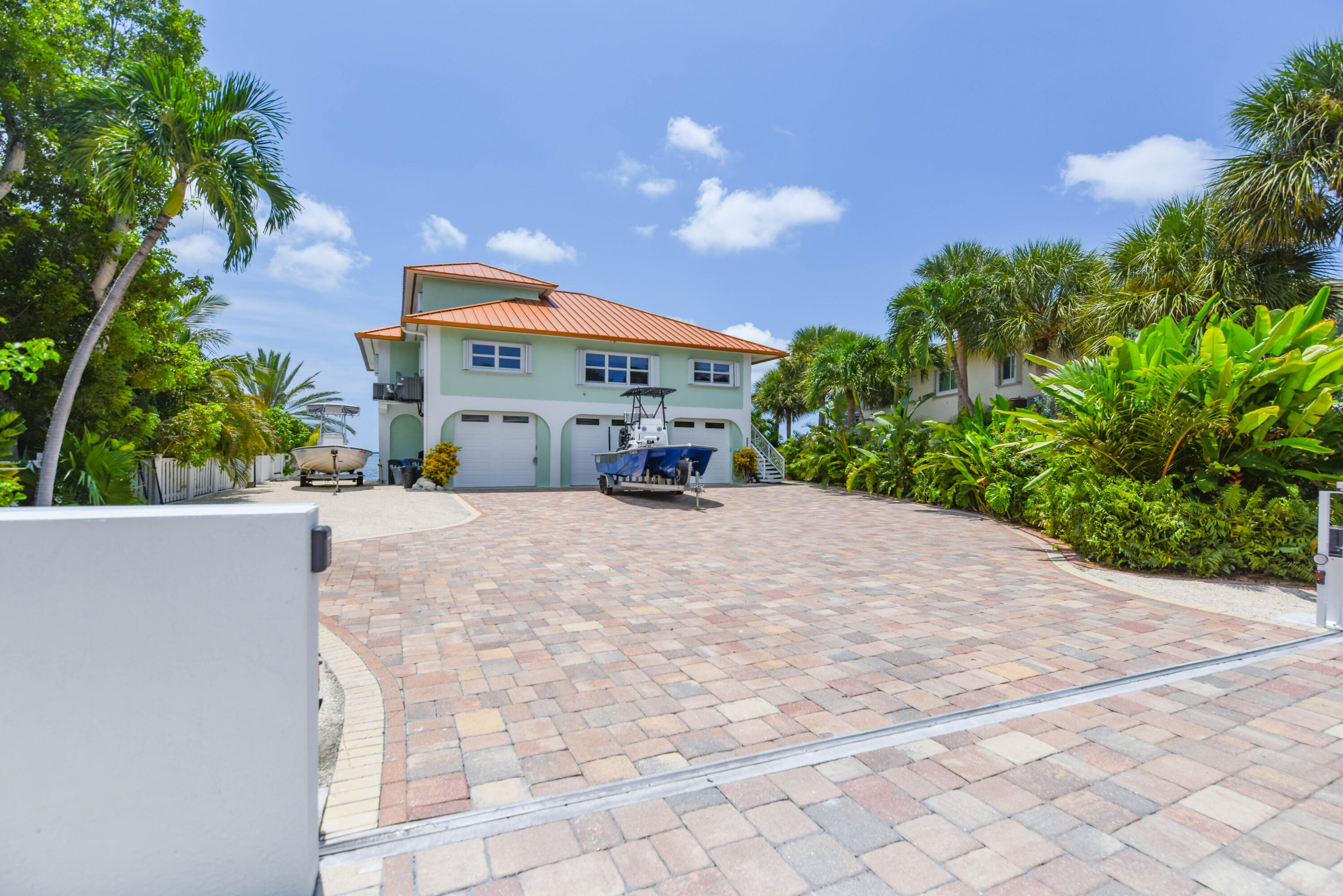 961 W Indies Drive