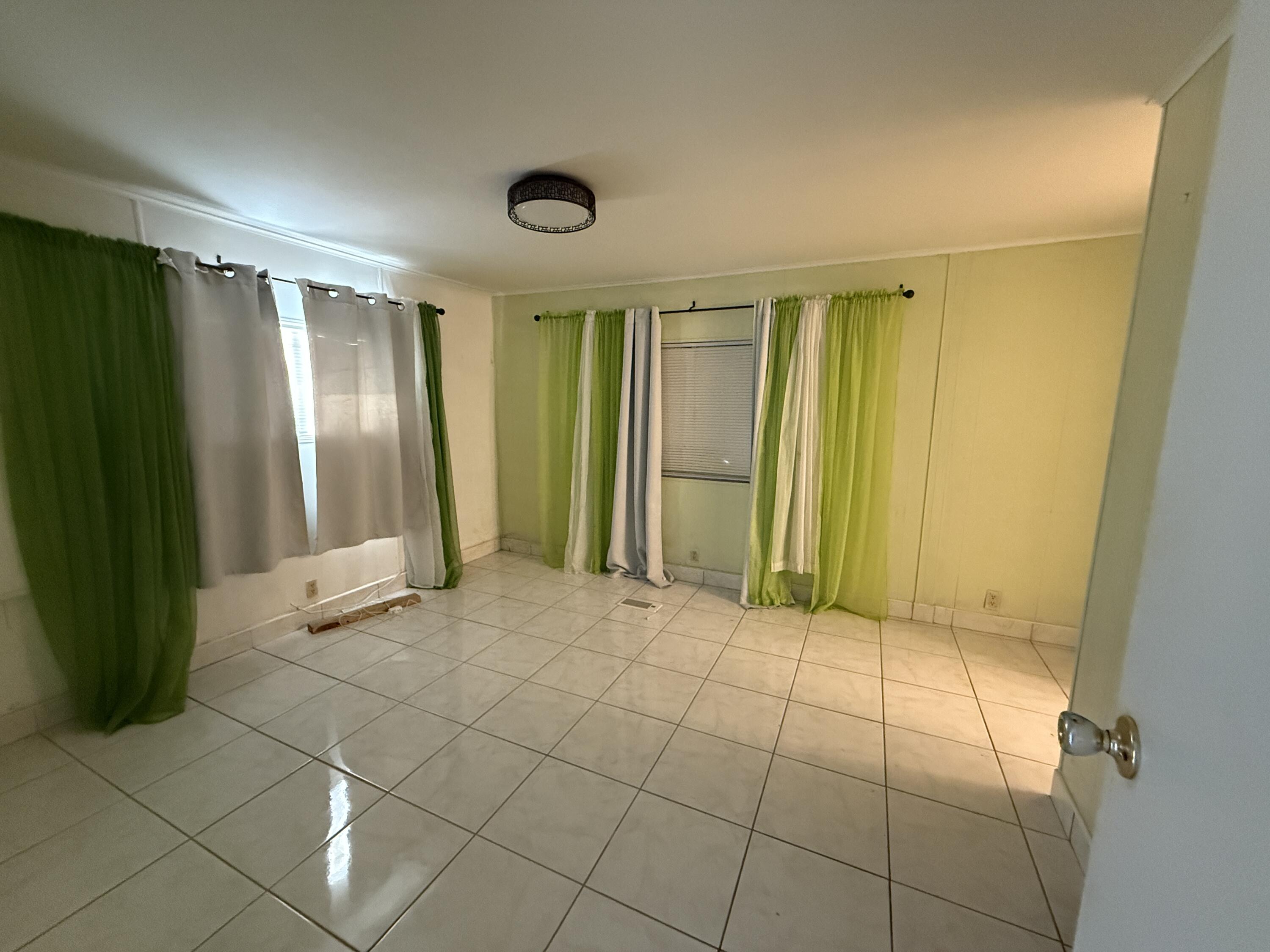 27858 Lobster Tail Trail