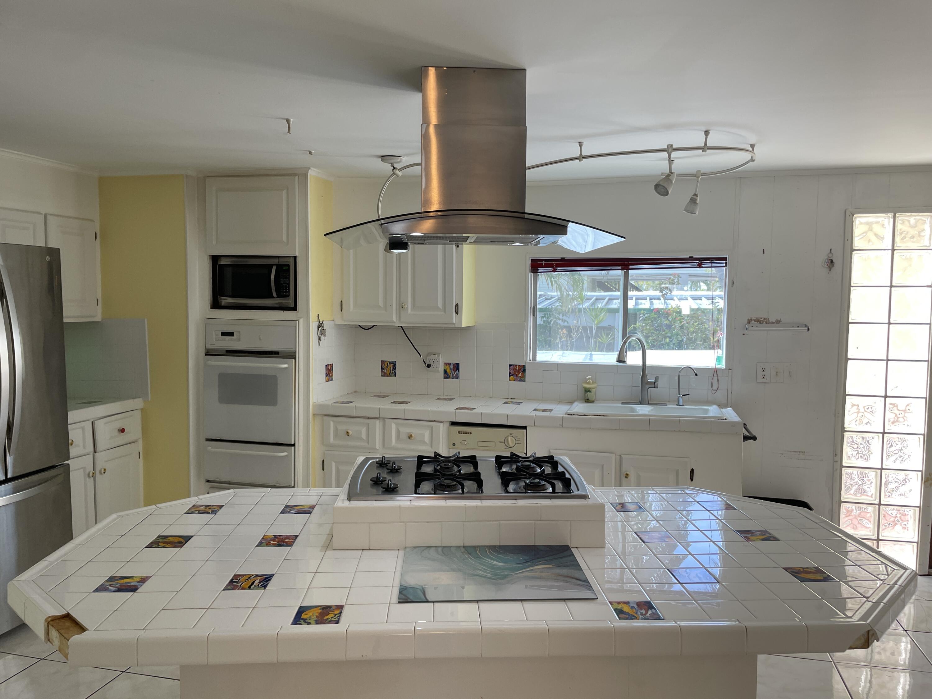 27858 Lobster Tail Trail