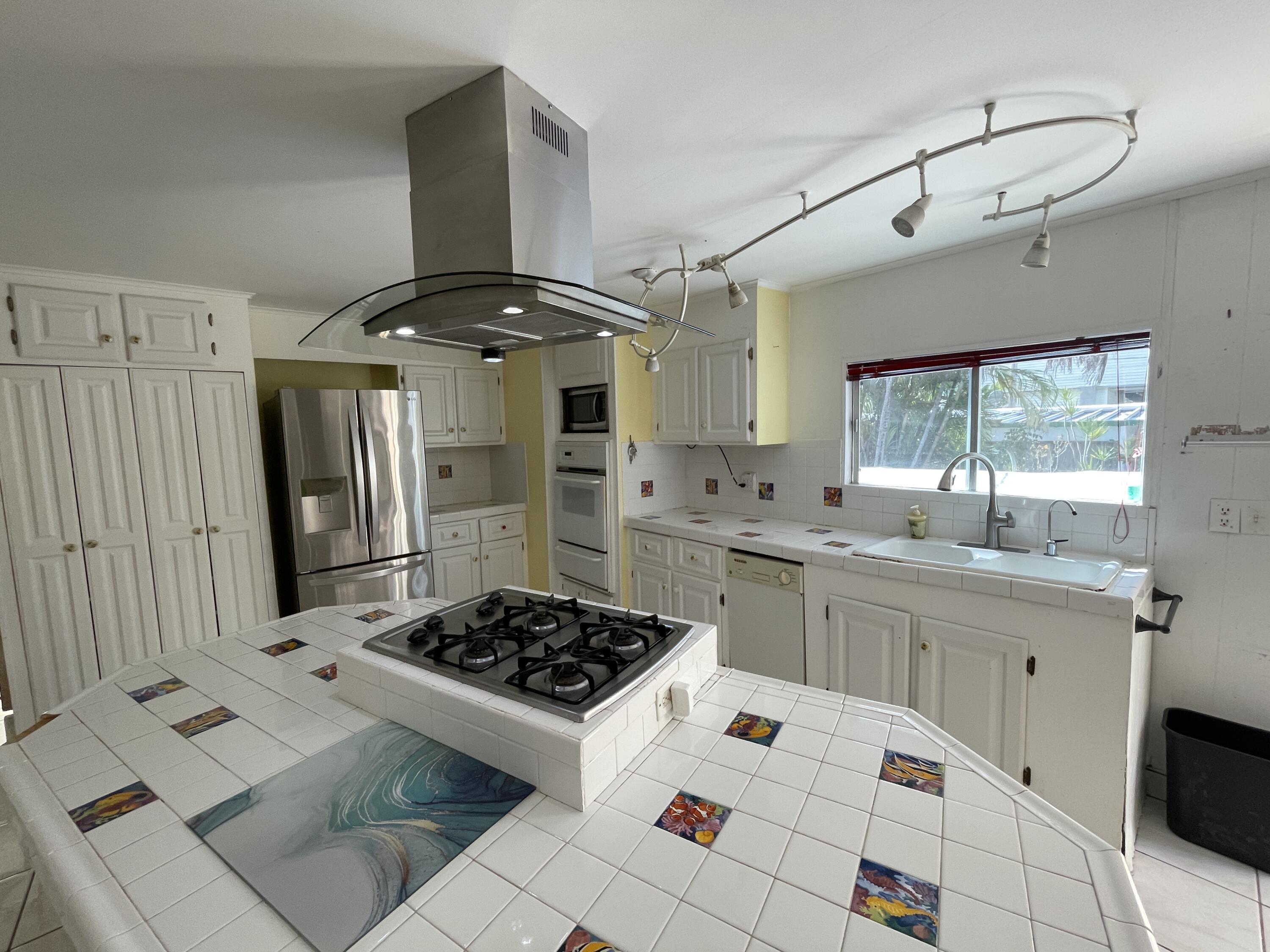 27858 Lobster Tail Trail