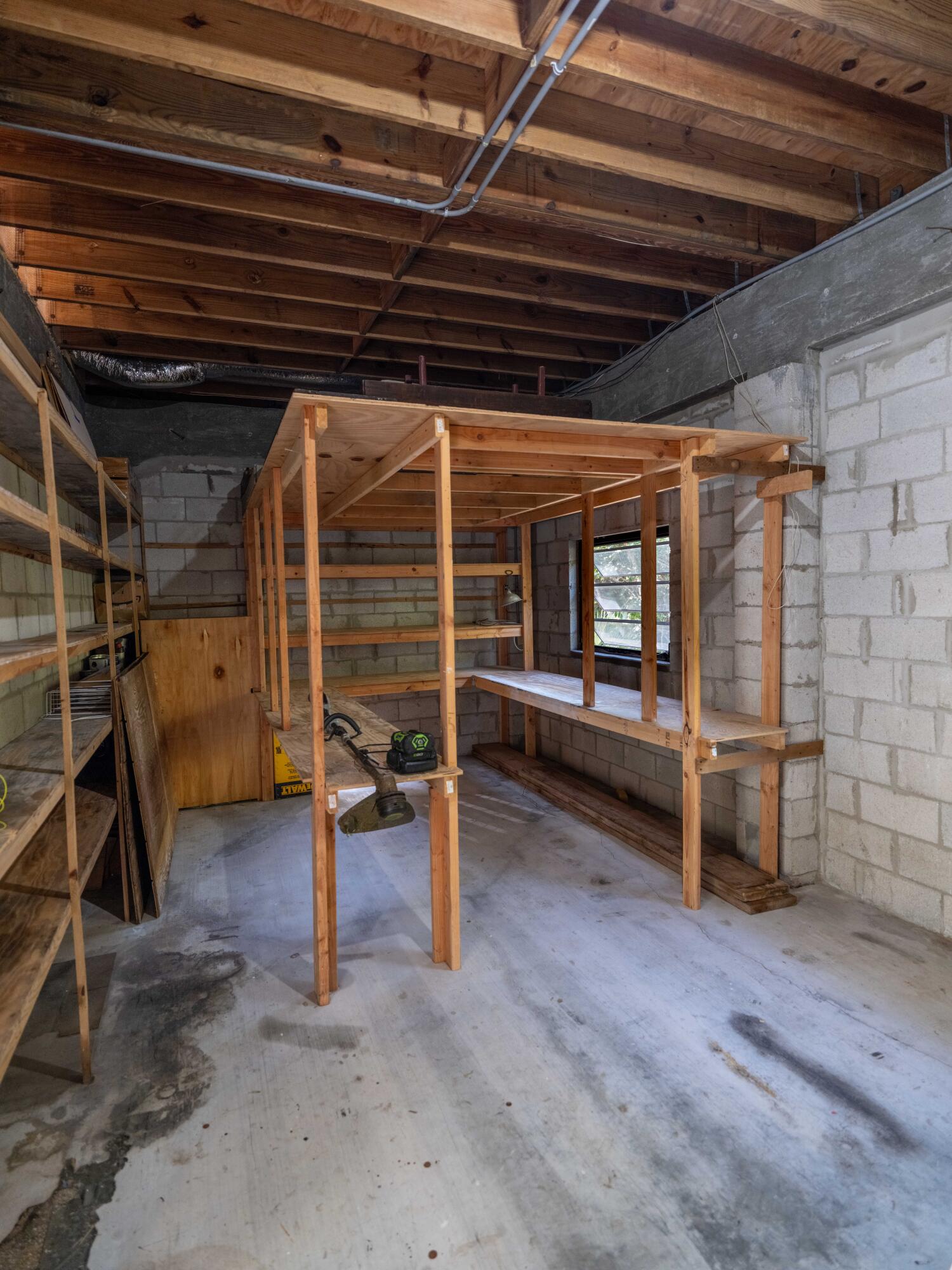 529 W Shore Drive