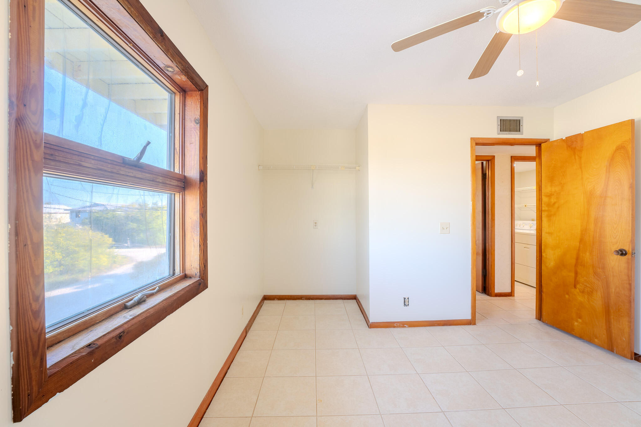 726 Jamaica Lane