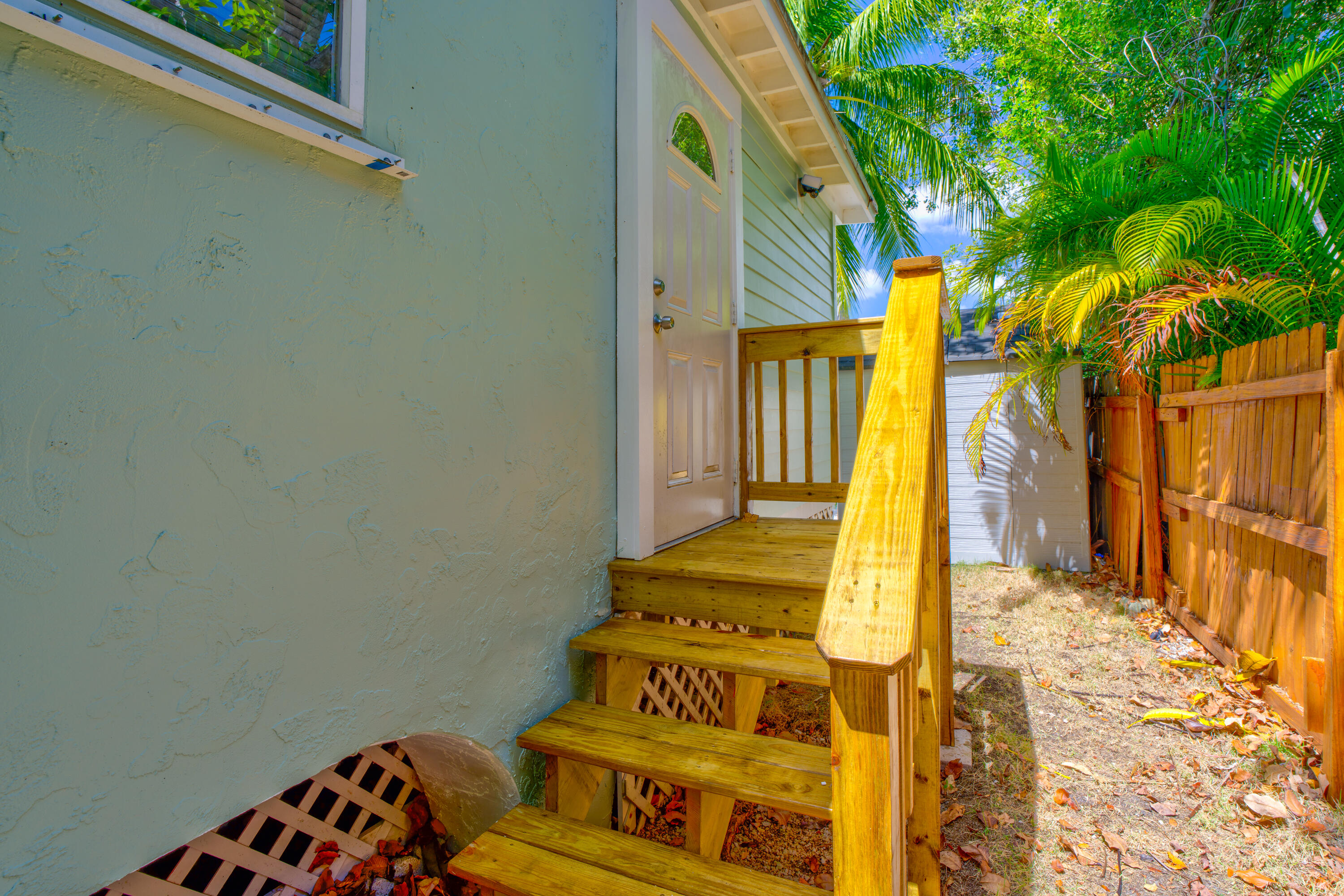 1590 Gardenia Lane