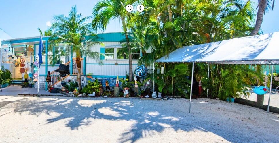 27940 Lobster Tail Trail