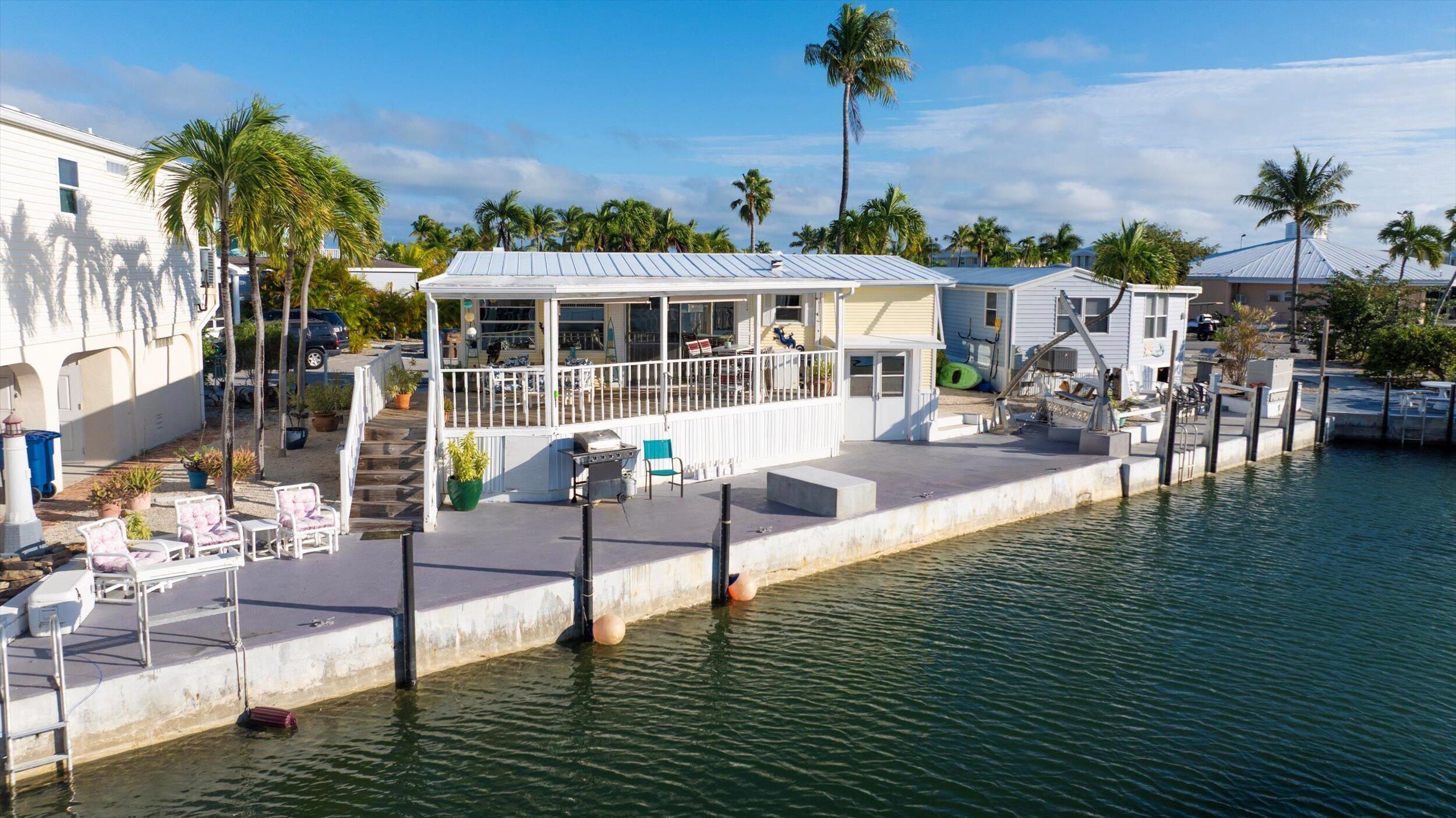 701 Spanish Main Drive Unit: 333\334