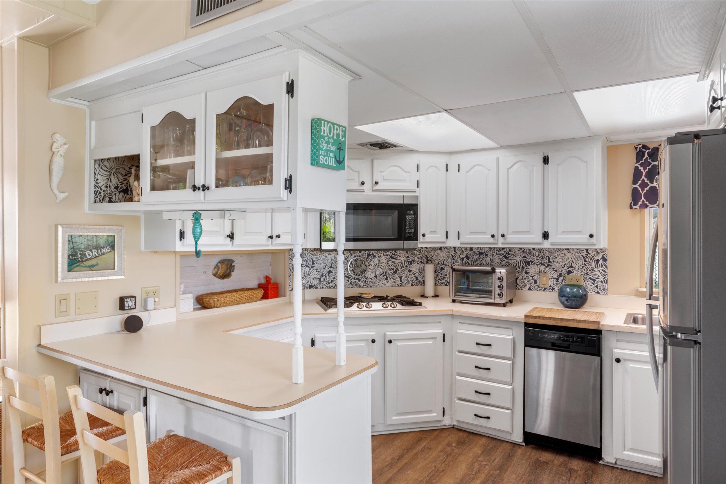 701 Spanish Main Drive Unit: 333\334