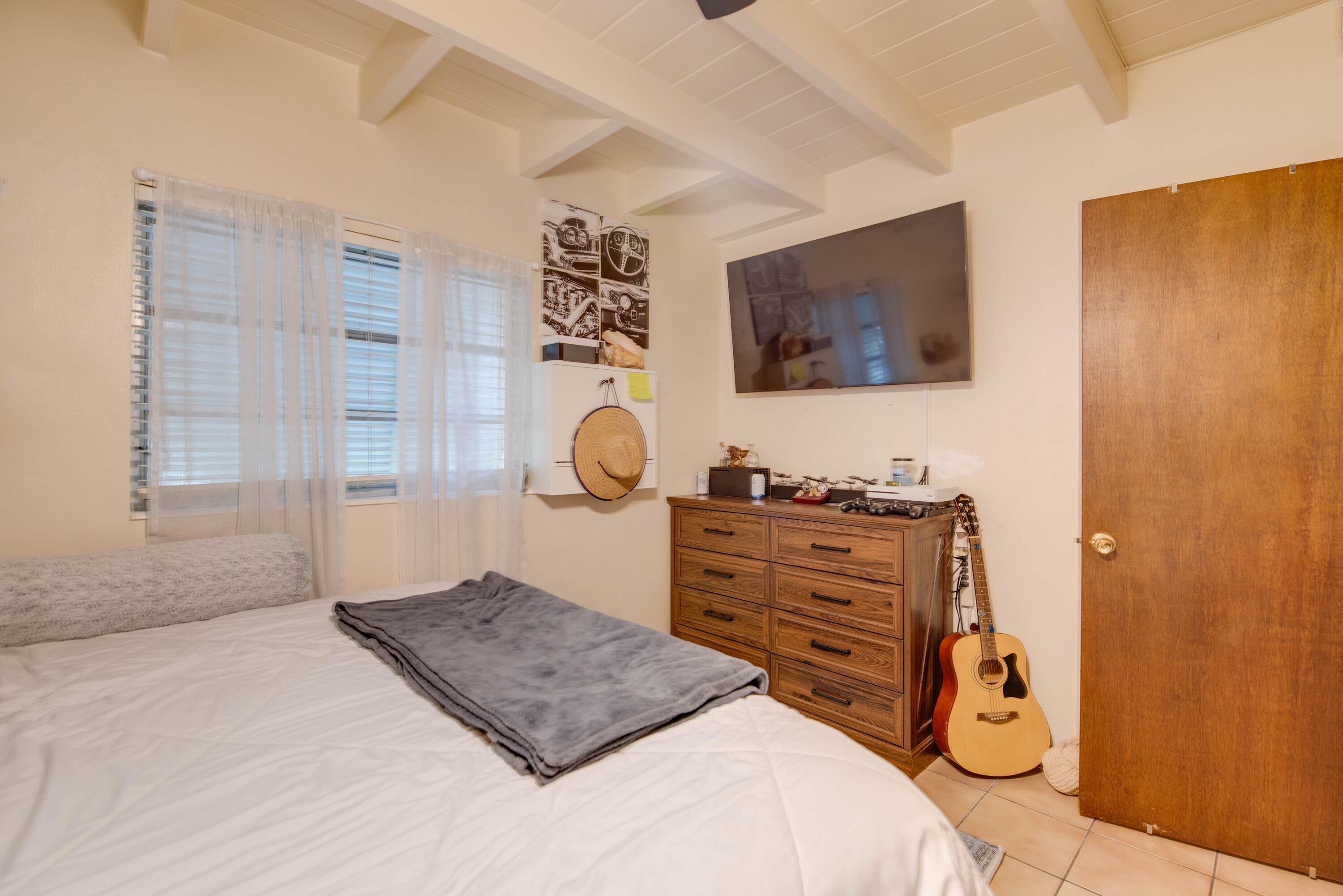 360 W Shore Drive