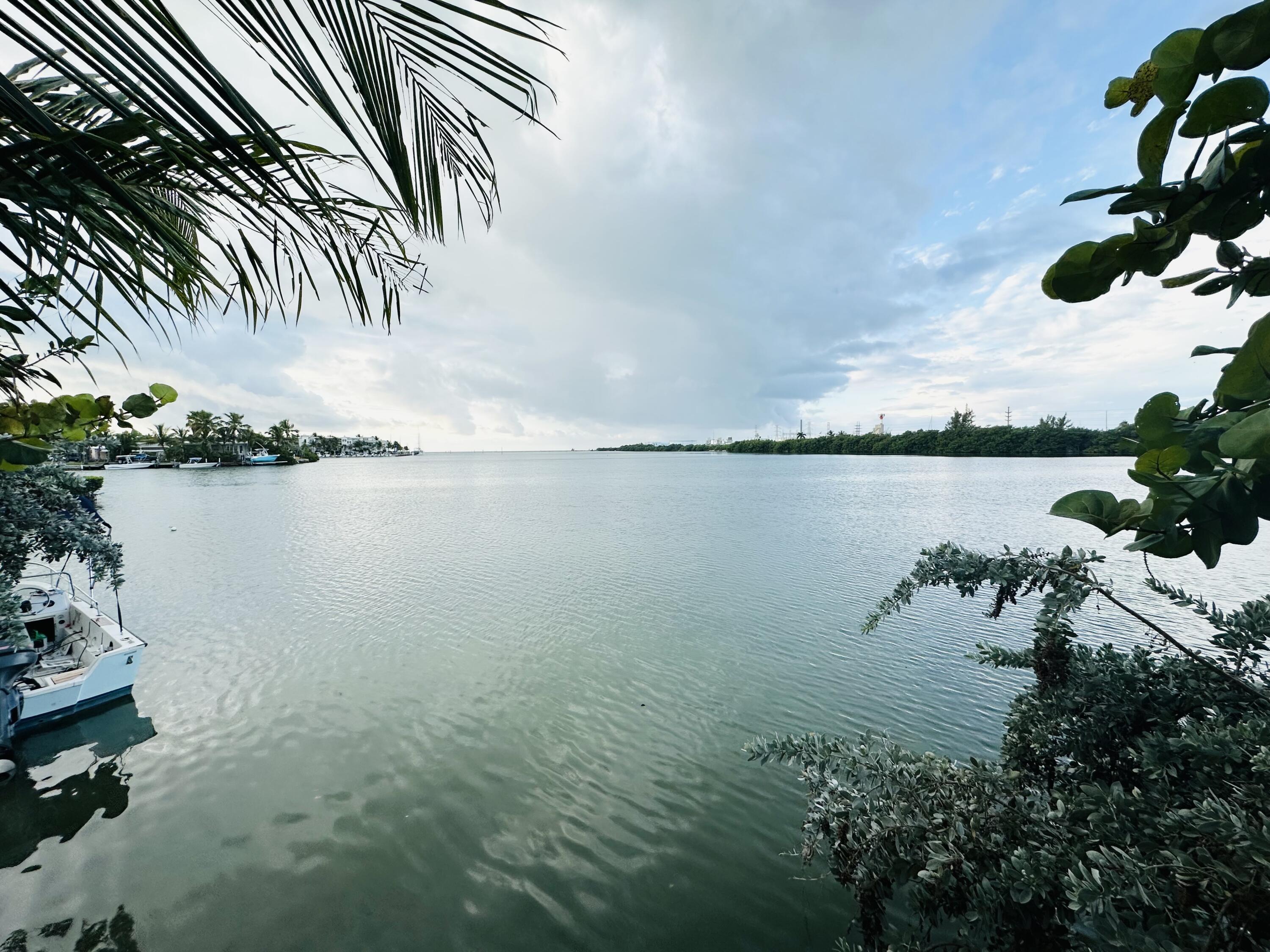 6800 Maloney Avenue Unit: 112