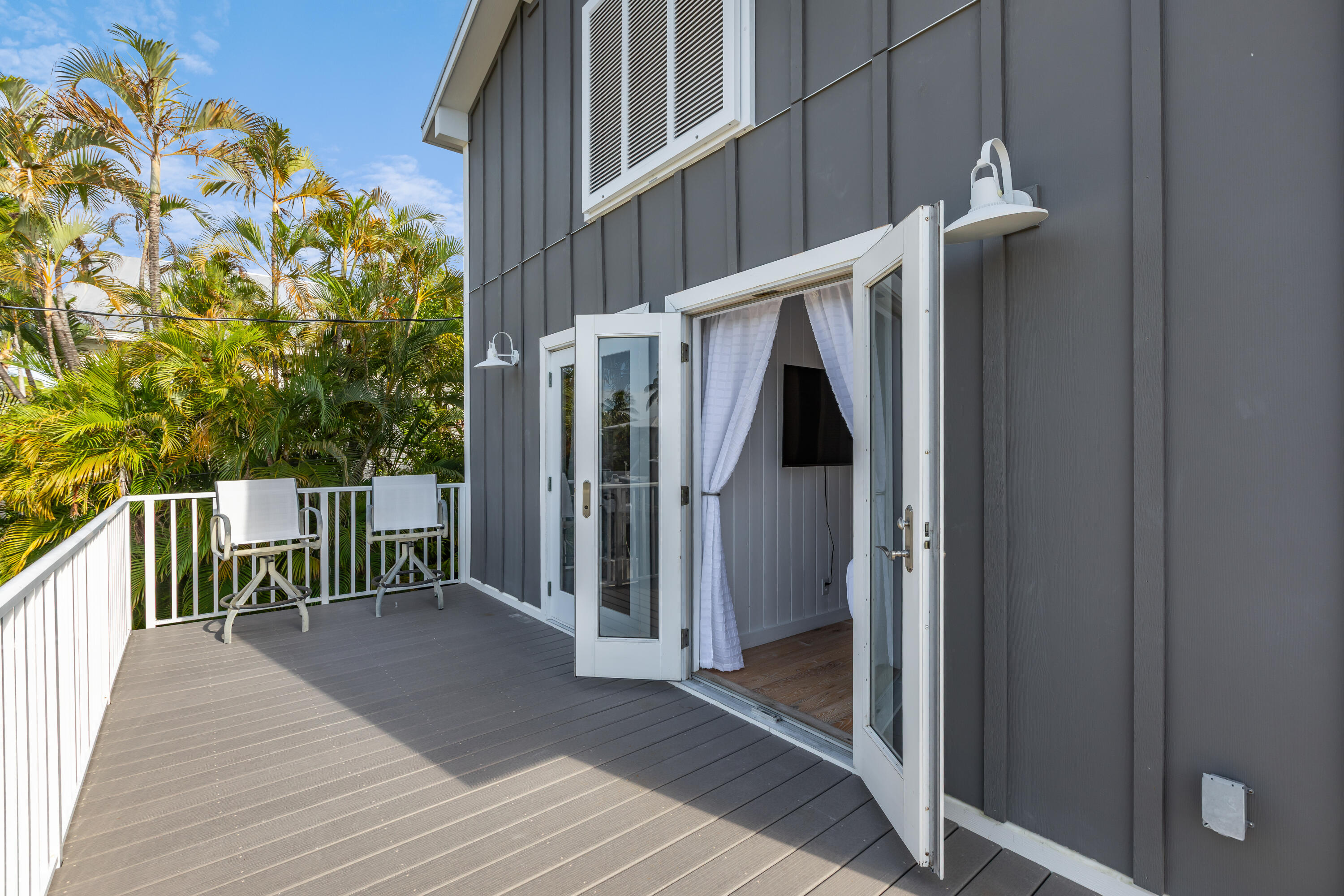 1082 Bay Drive