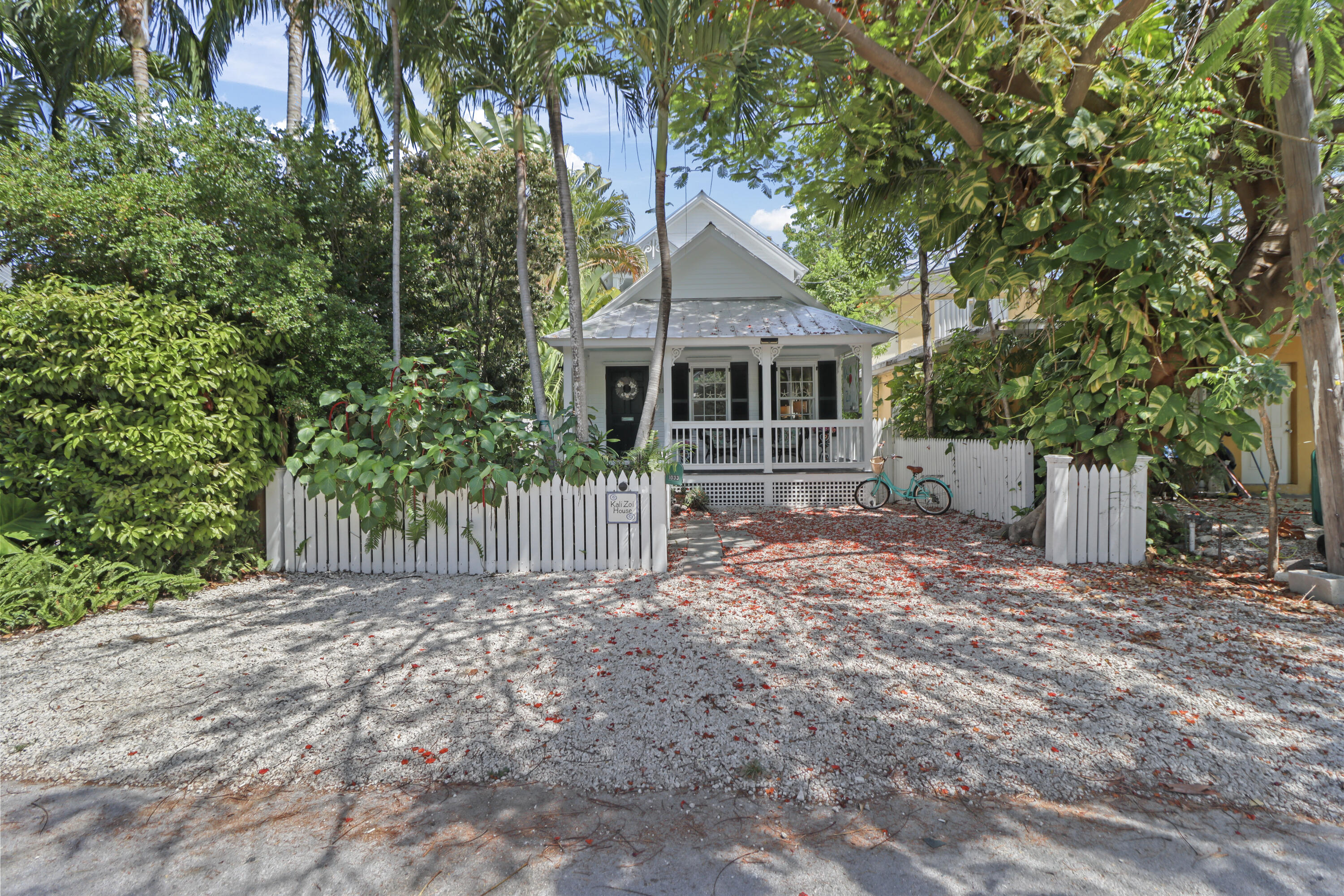 1033 Catherine Street