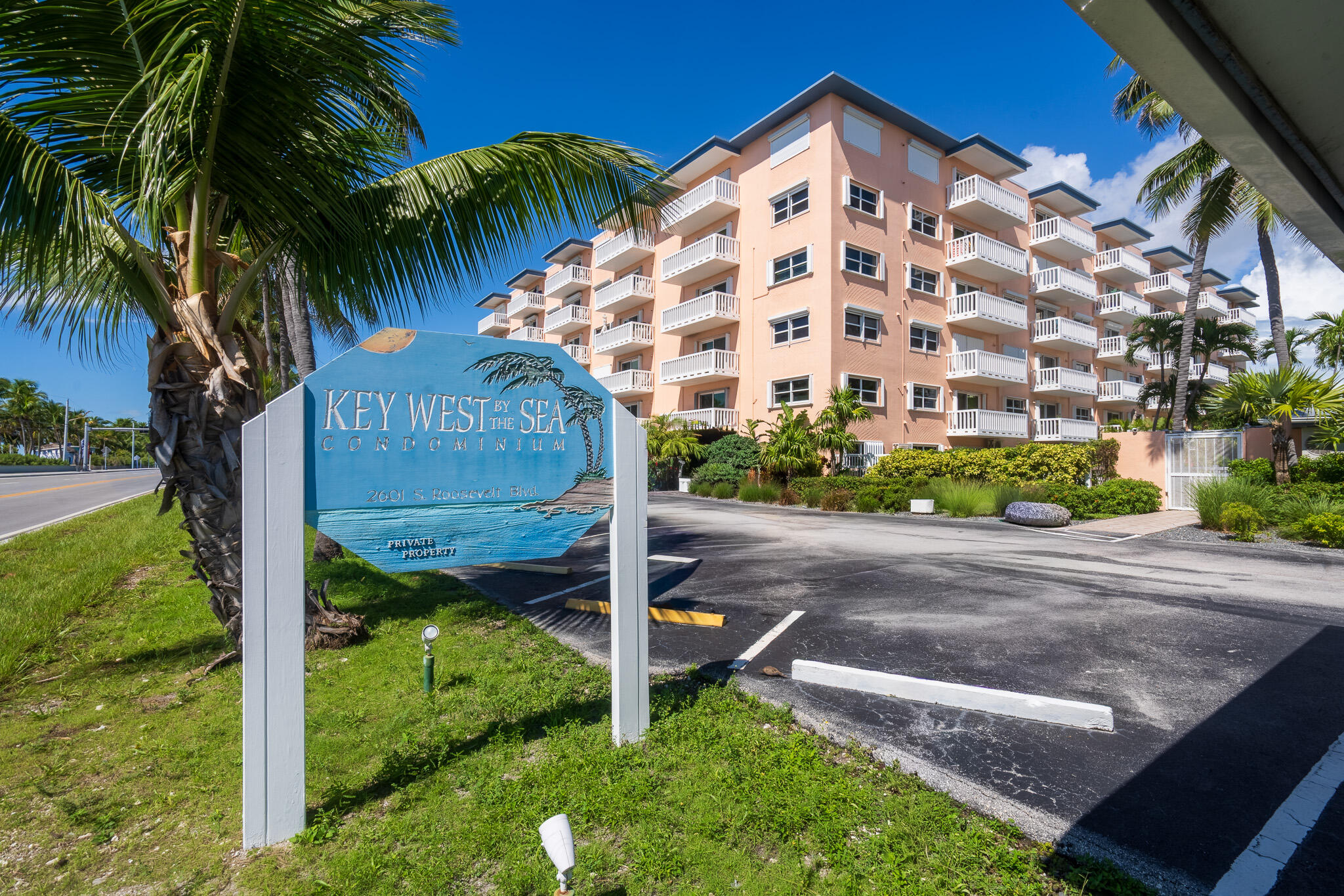 2601 S Roosevelt Boulevard APT 103C