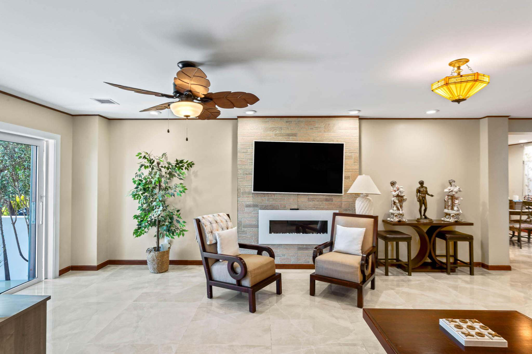 2601 S Roosevelt Boulevard APT 103C