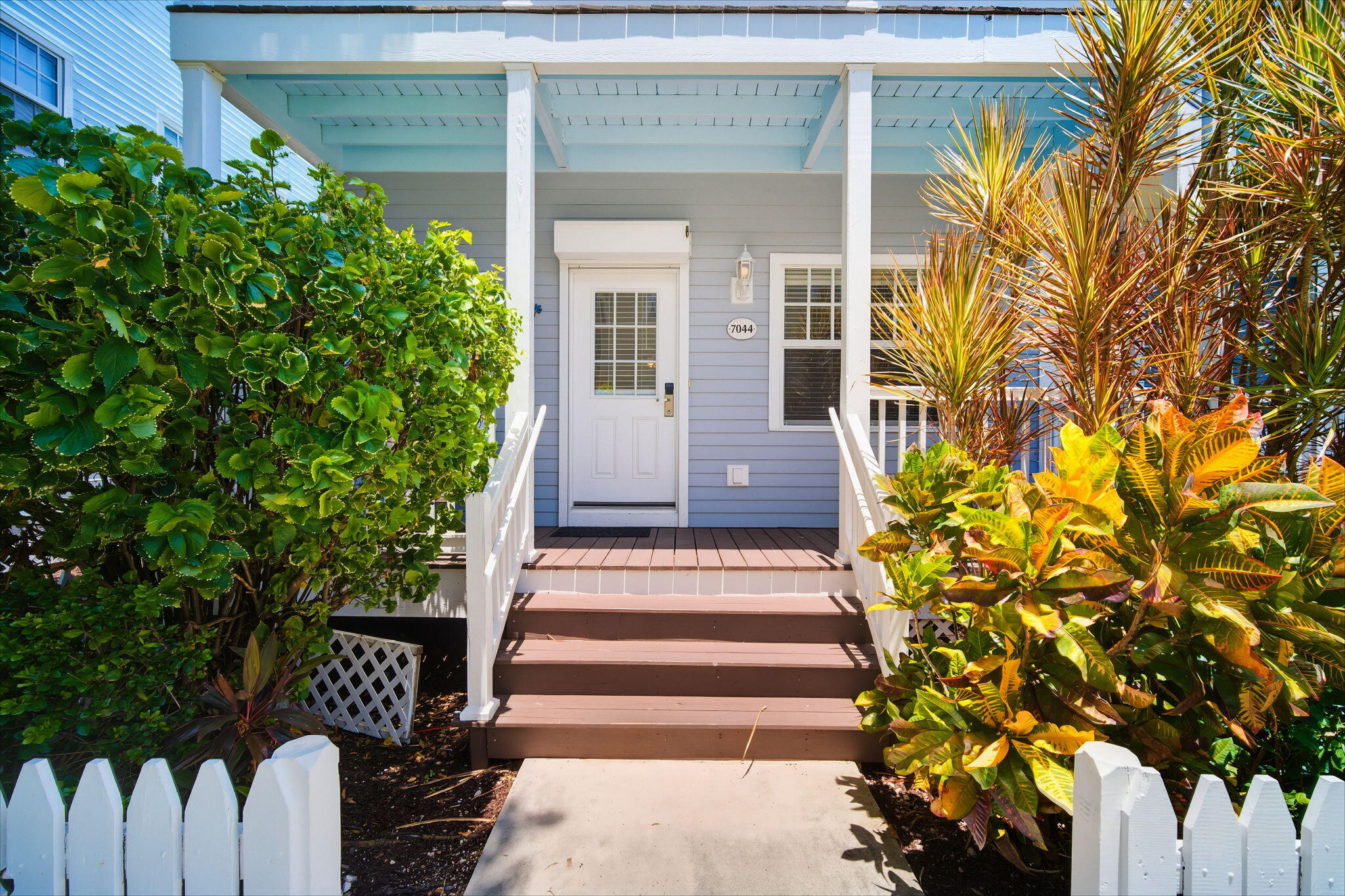 7044 Harbor Village Drive