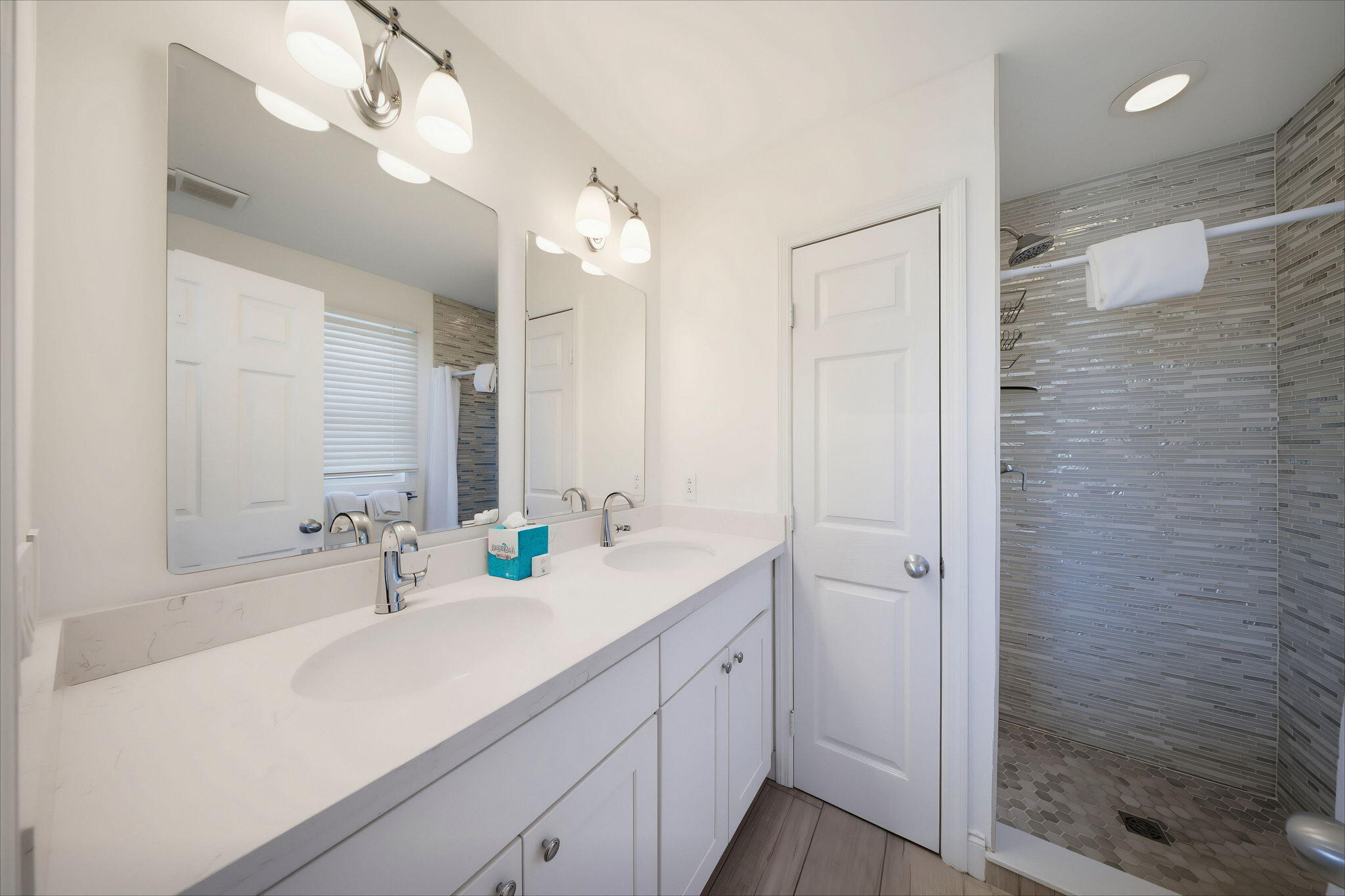 7044 Harbor Village Drive