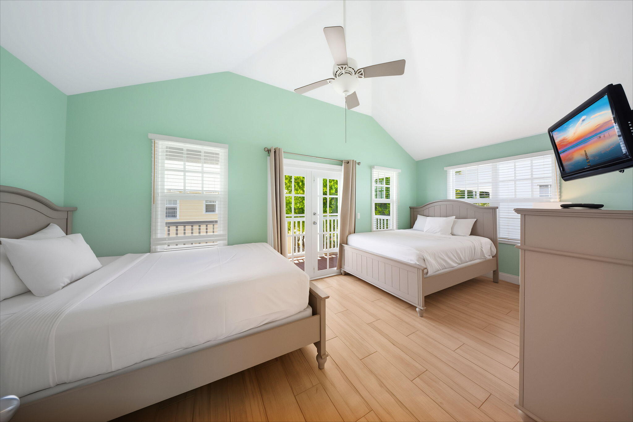 7044 Harbor Village Drive
