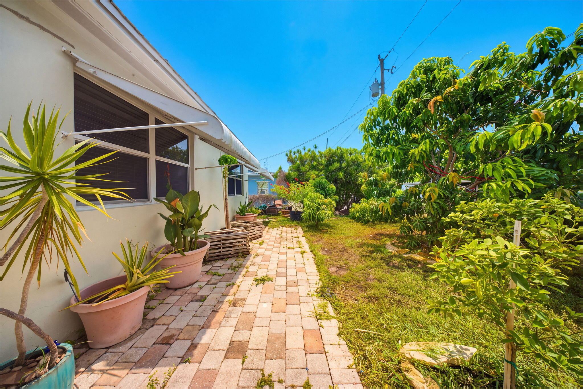 27 N Lake Drive
