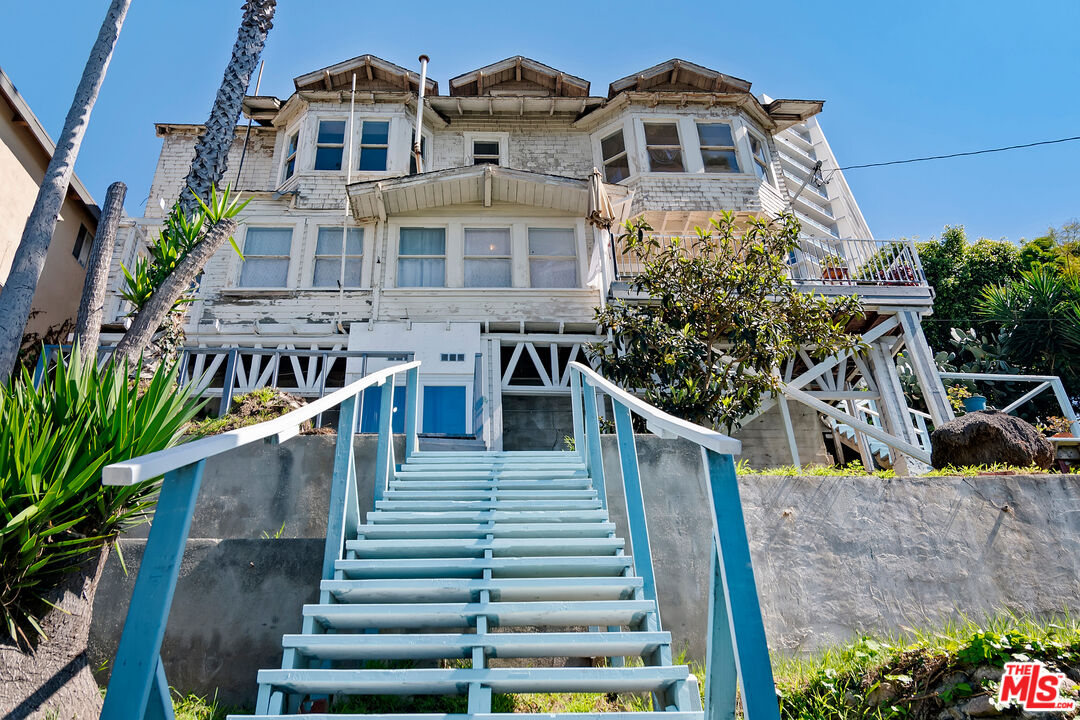 207 Ocean Ave
