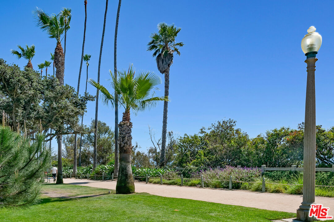 207 Ocean Ave