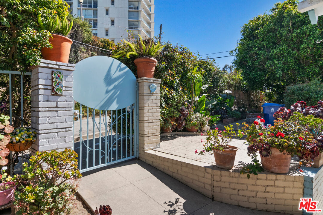 207 Ocean Ave
