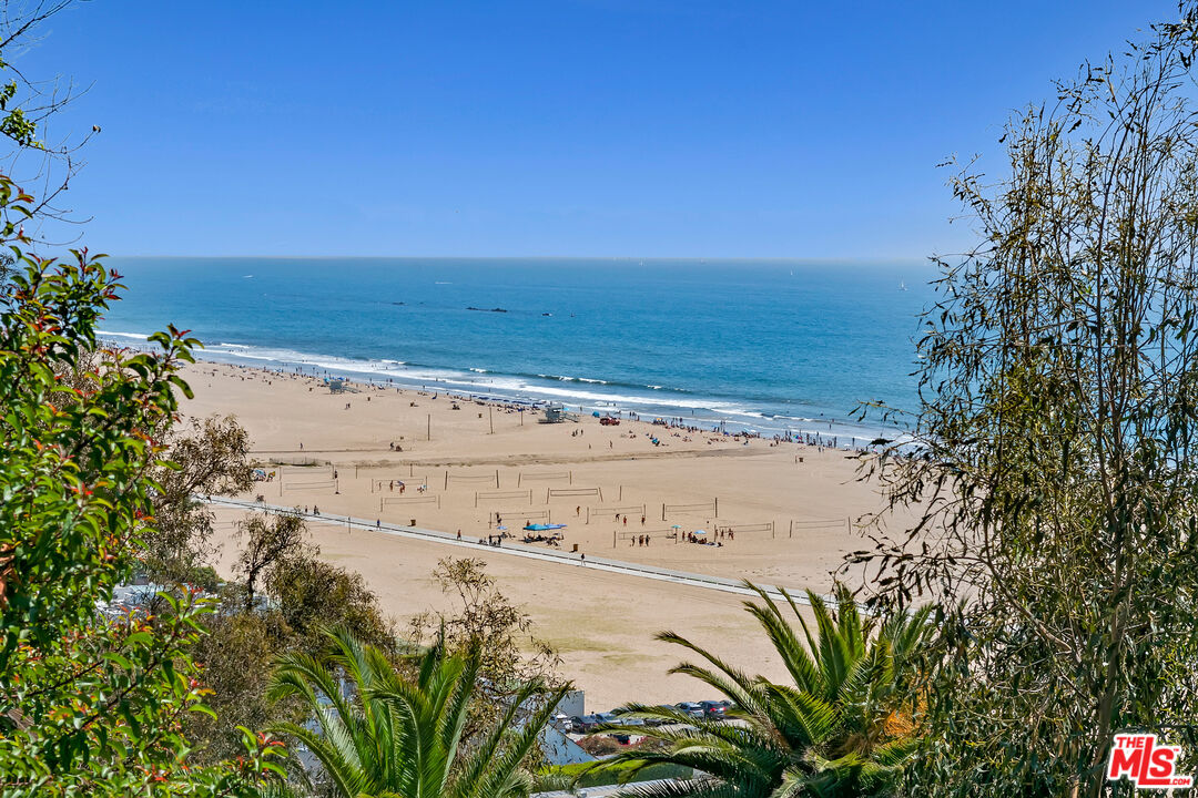 207 Ocean Ave