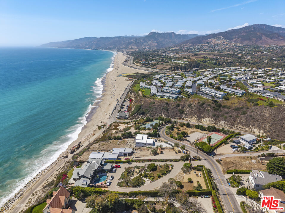 7007 Birdview Ave