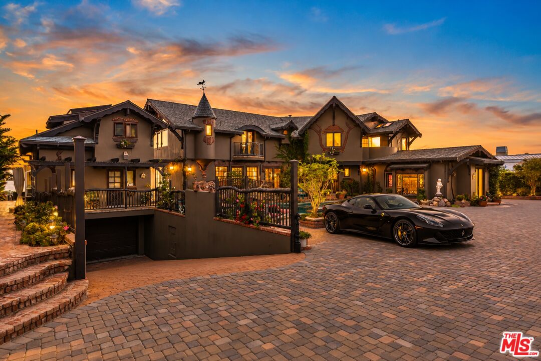 7007 Birdview Ave