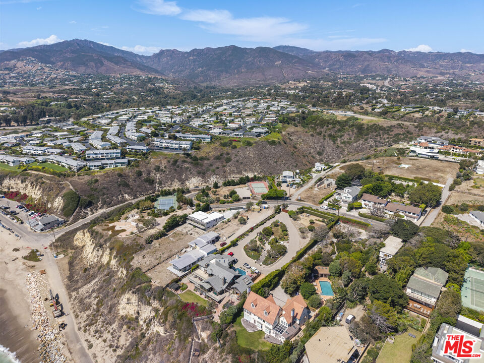 7007 Birdview Ave