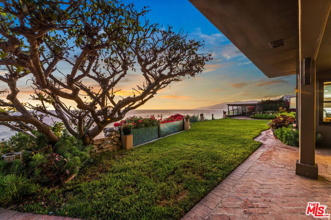 7007 Birdview Ave