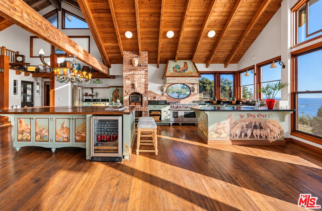 7007 Birdview Ave