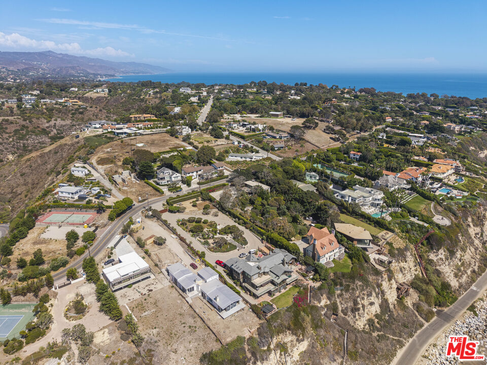 7007 Birdview Ave
