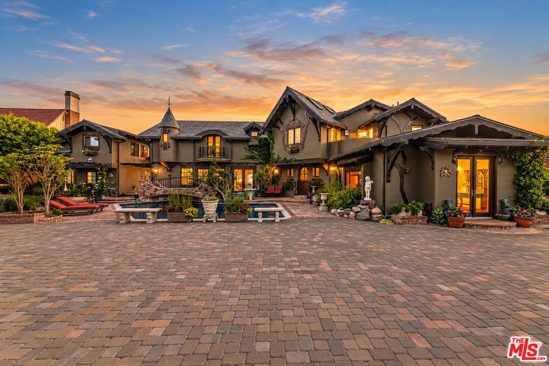 7007 Birdview Ave