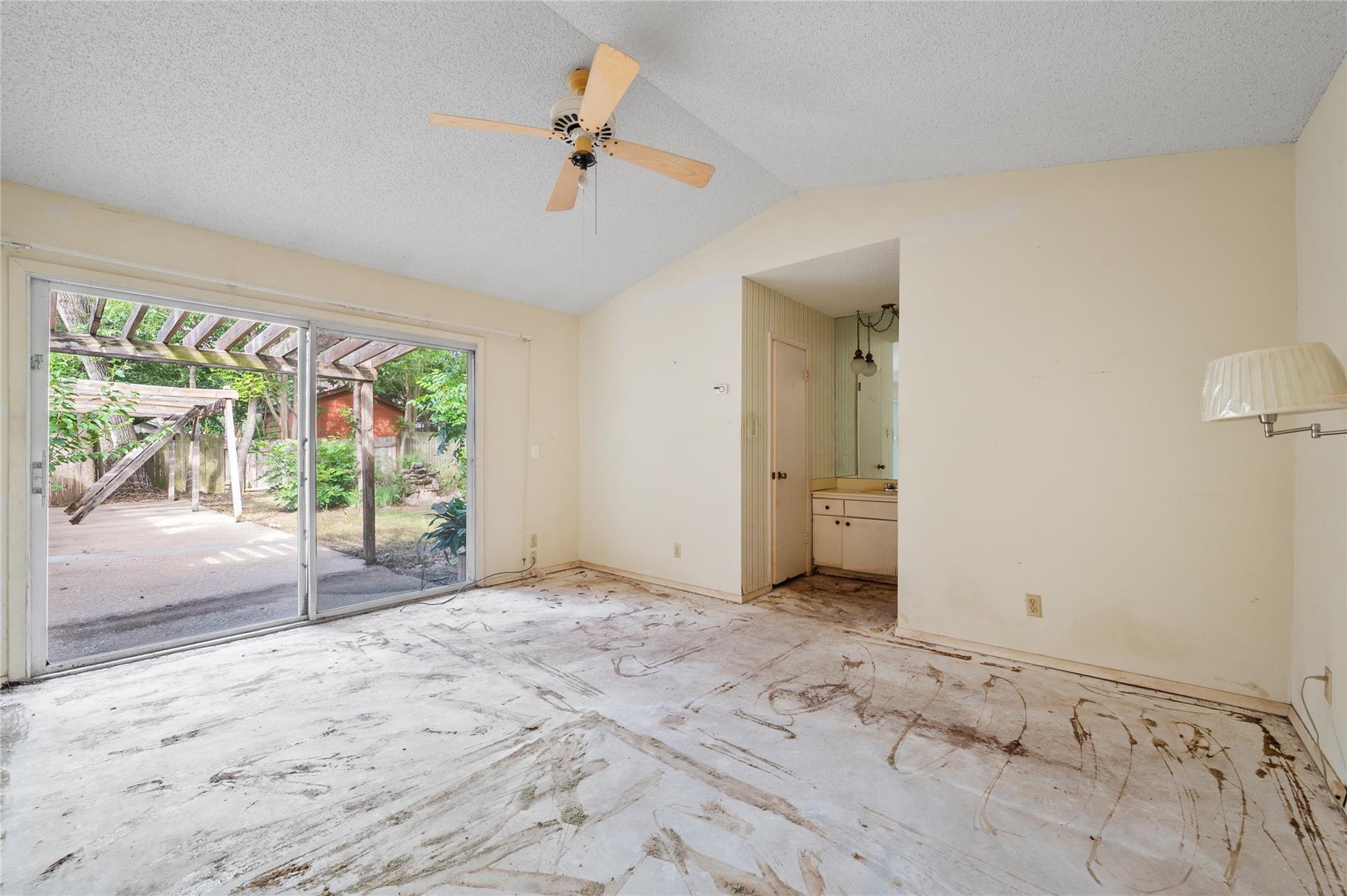 11702 Shoshone DR