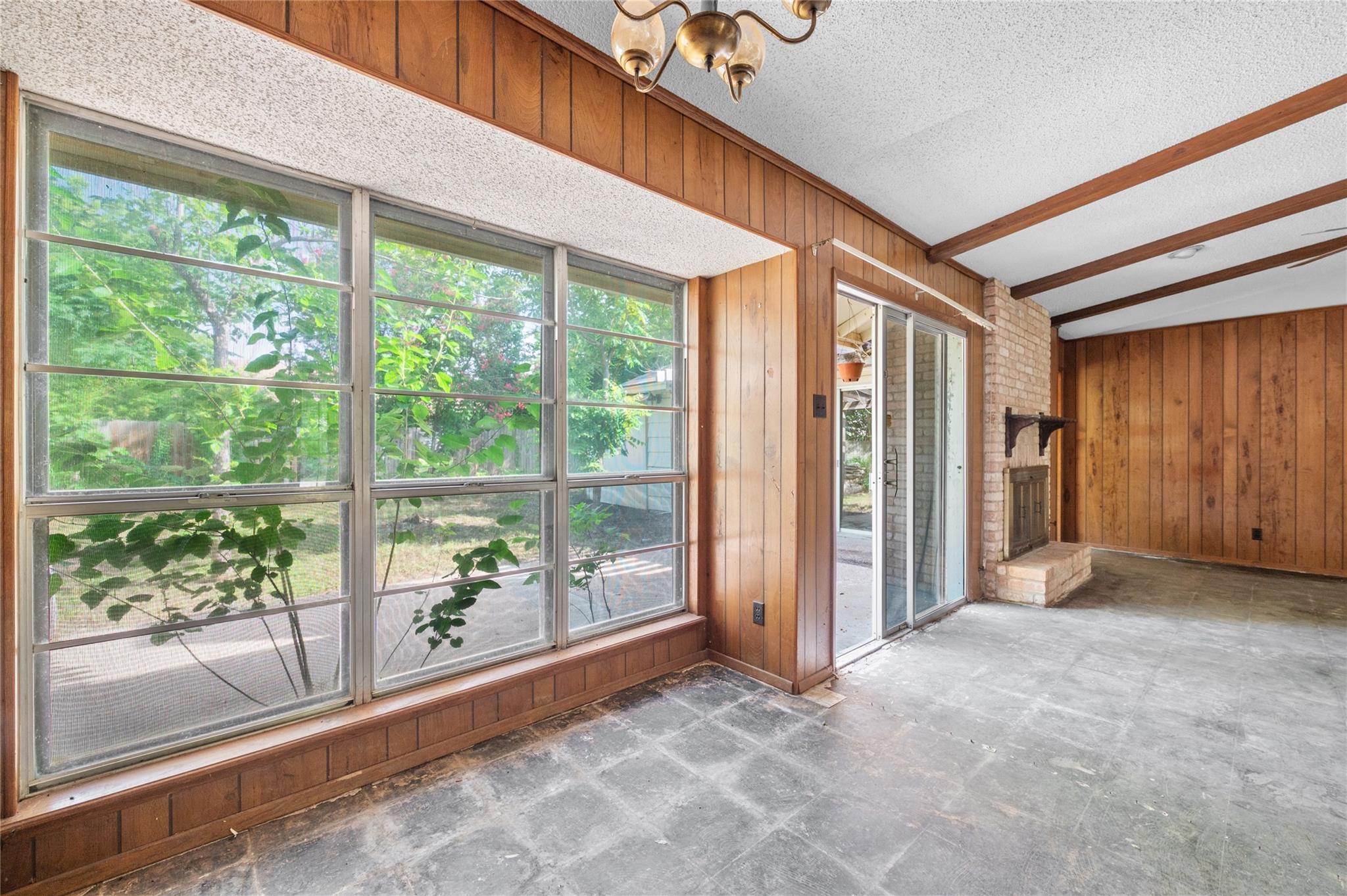 11702 Shoshone DR