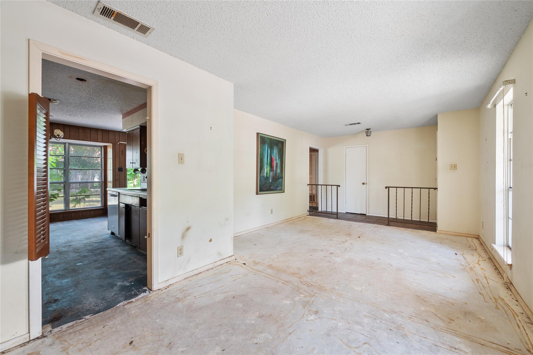 11702 Shoshone DR