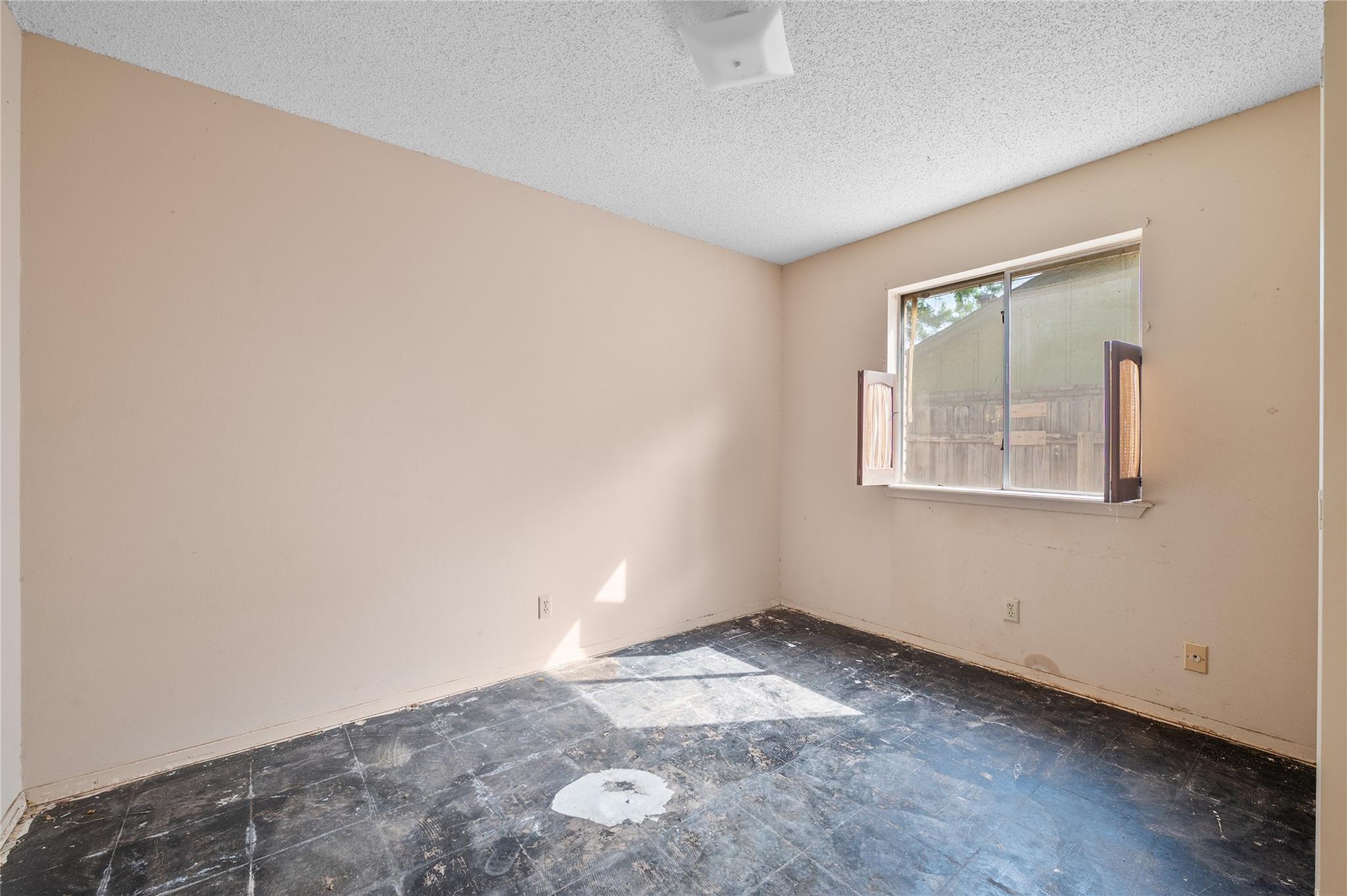 11702 Shoshone DR