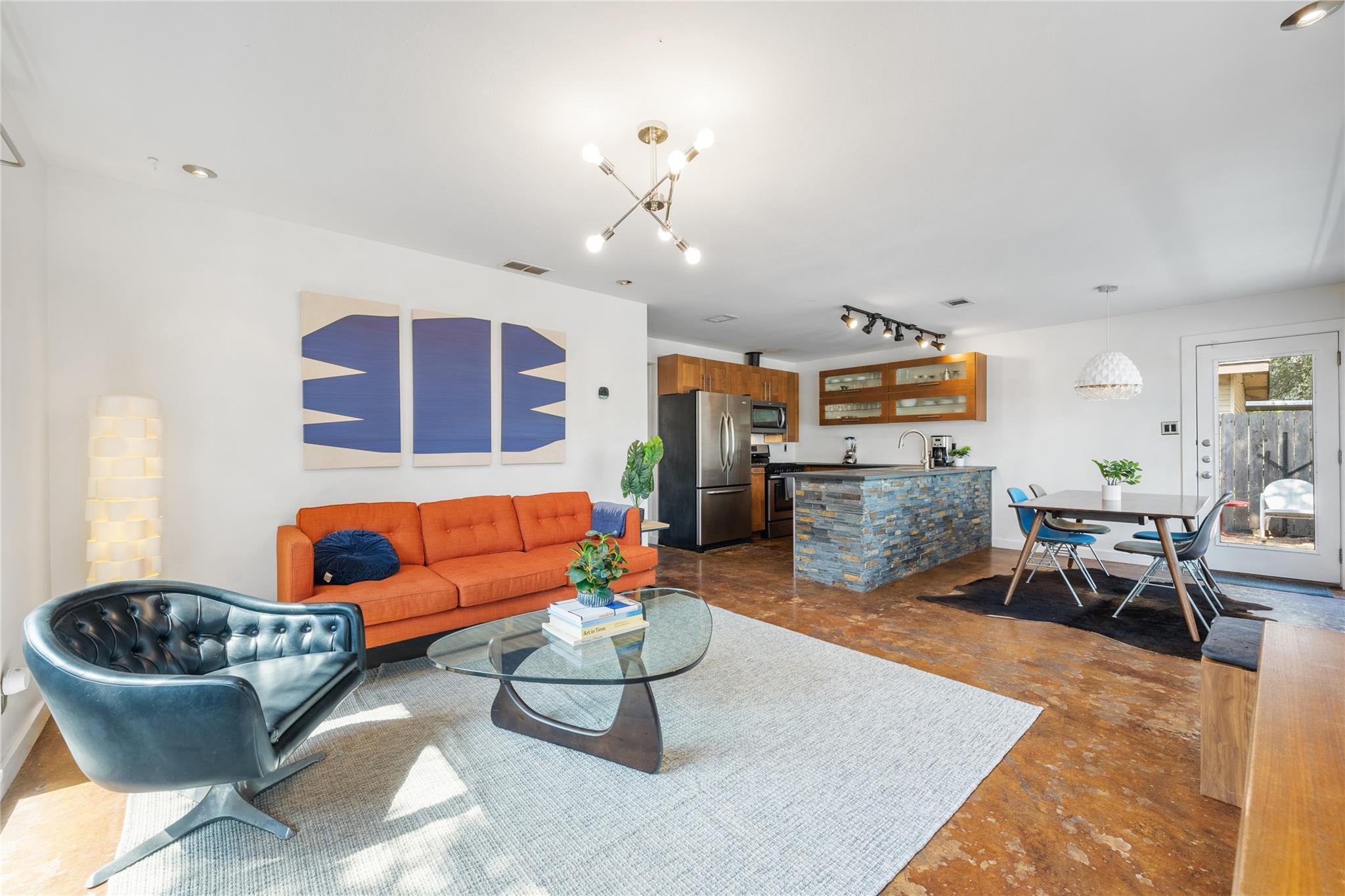 407 Philco DR