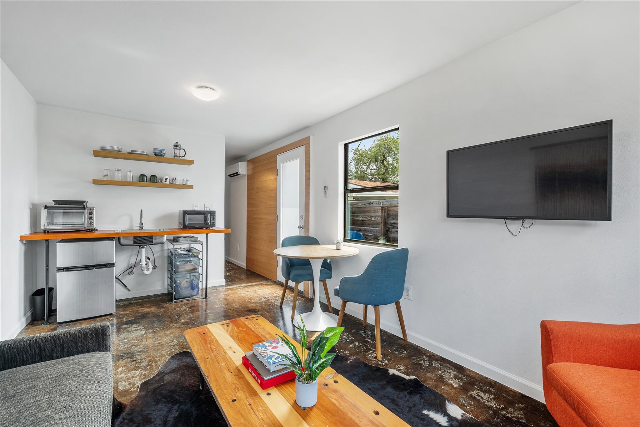 407 Philco DR