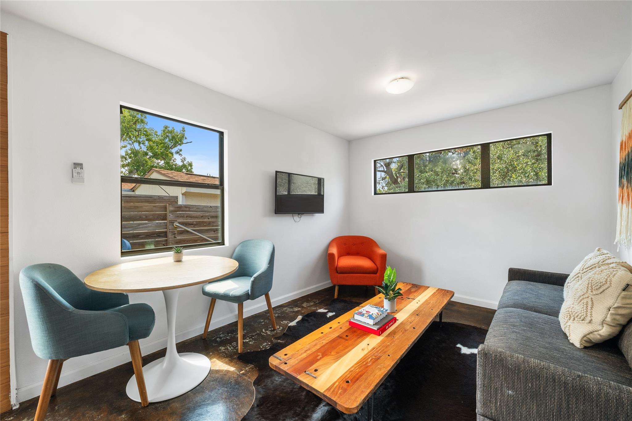 407 Philco DR