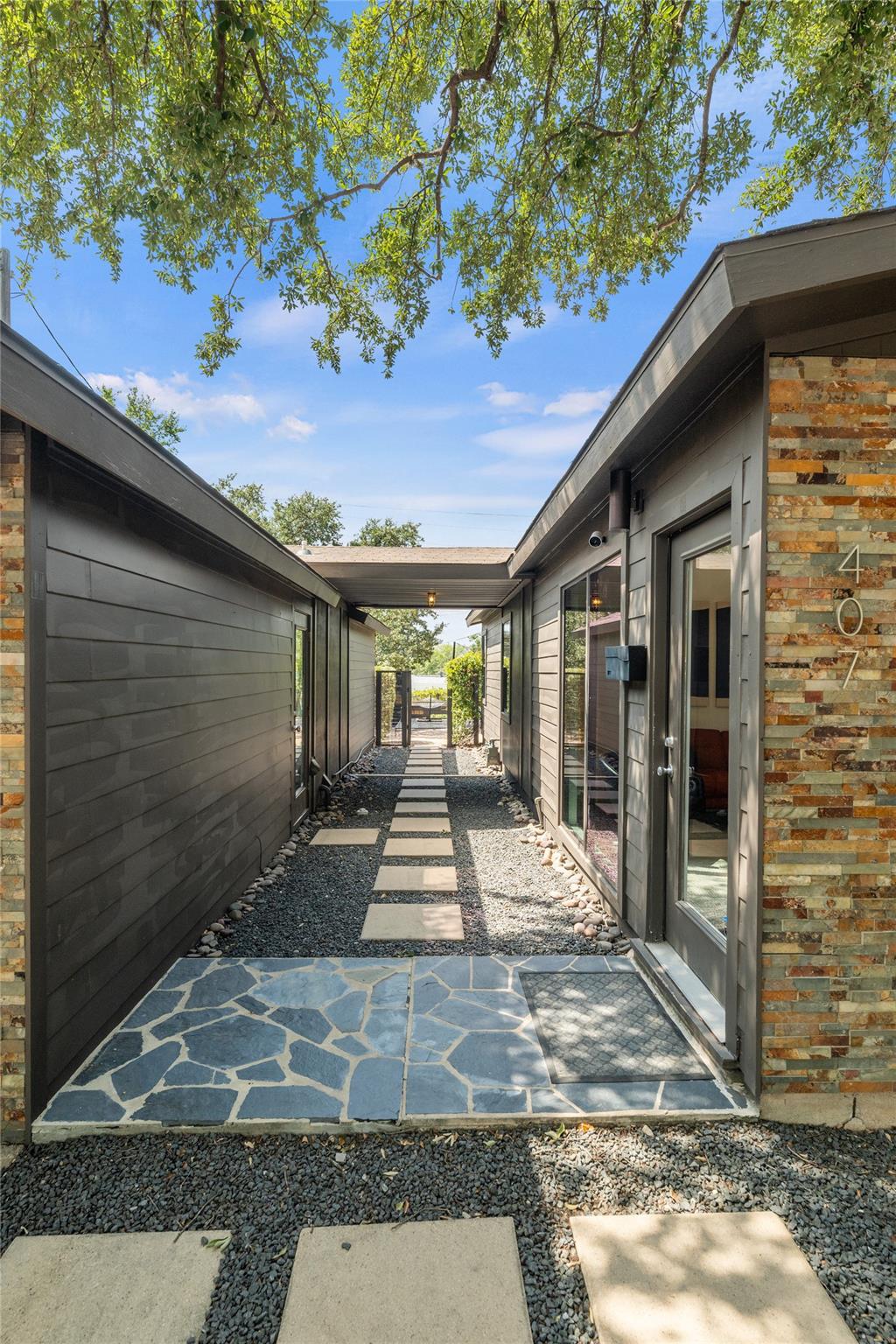 407 Philco DR