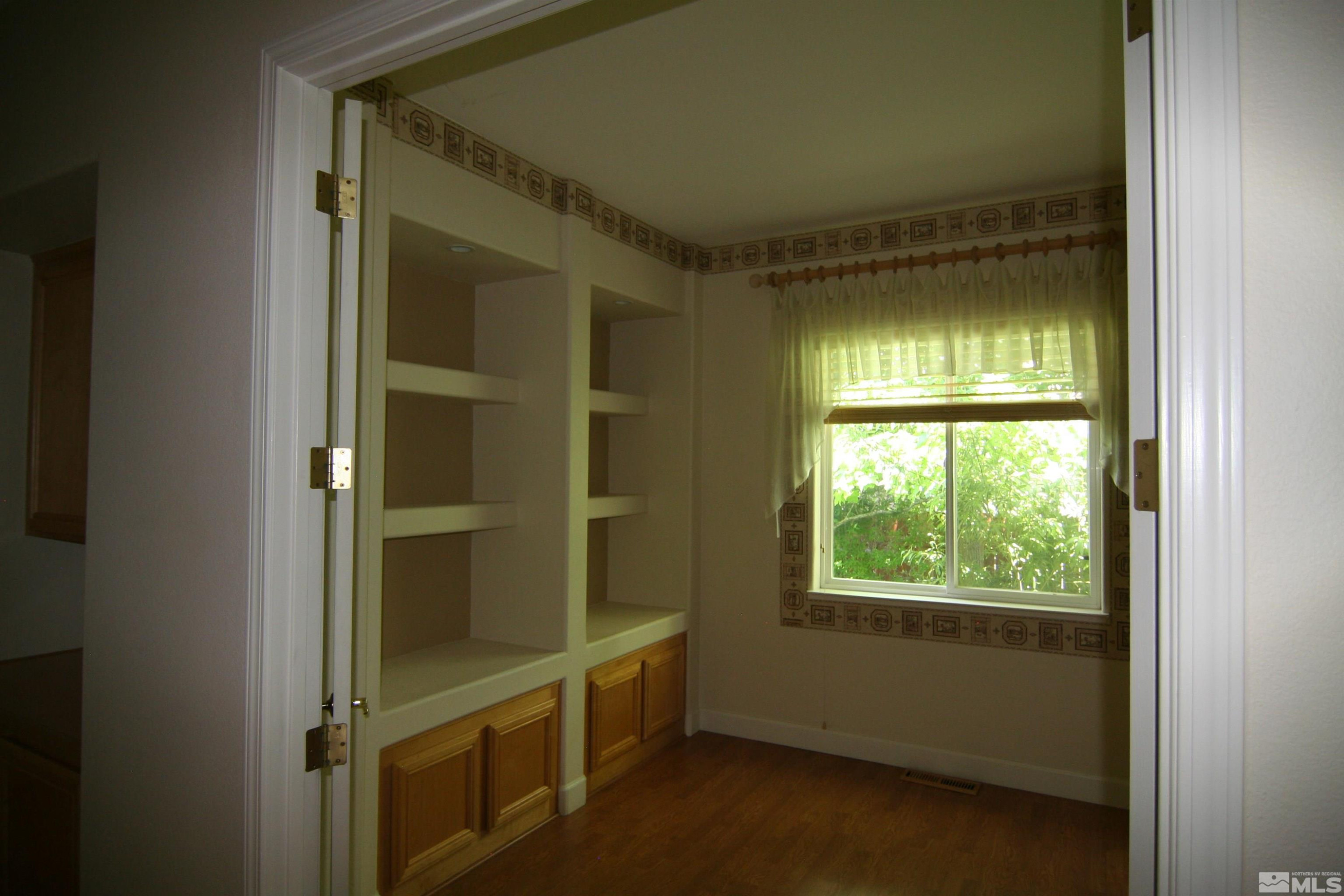 2505 Roxbury Way
