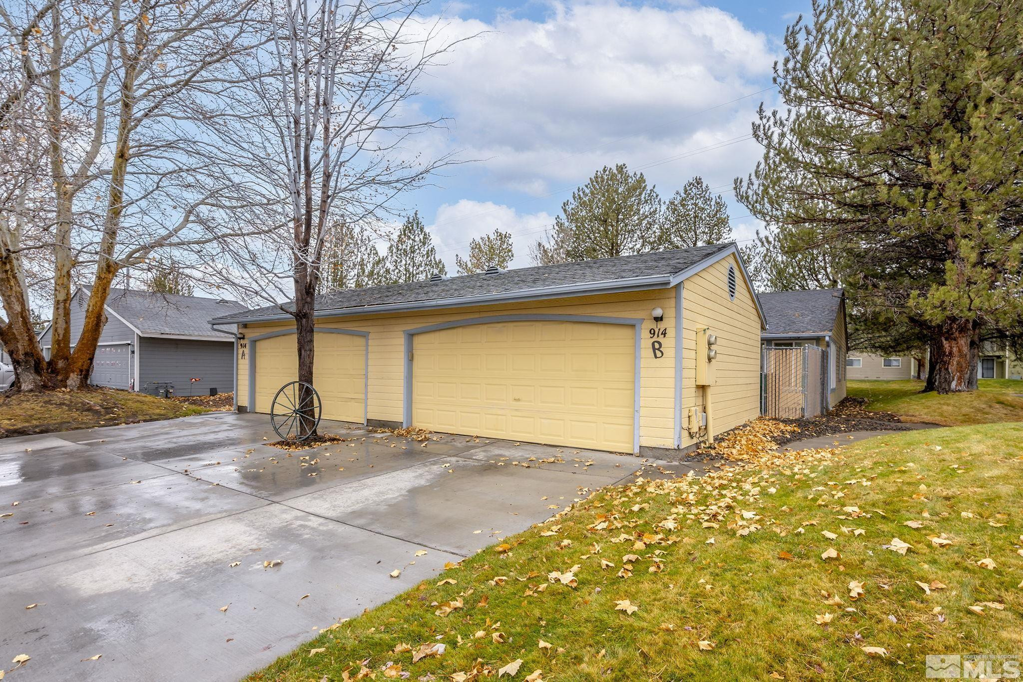 914 Round House Lane, A and B