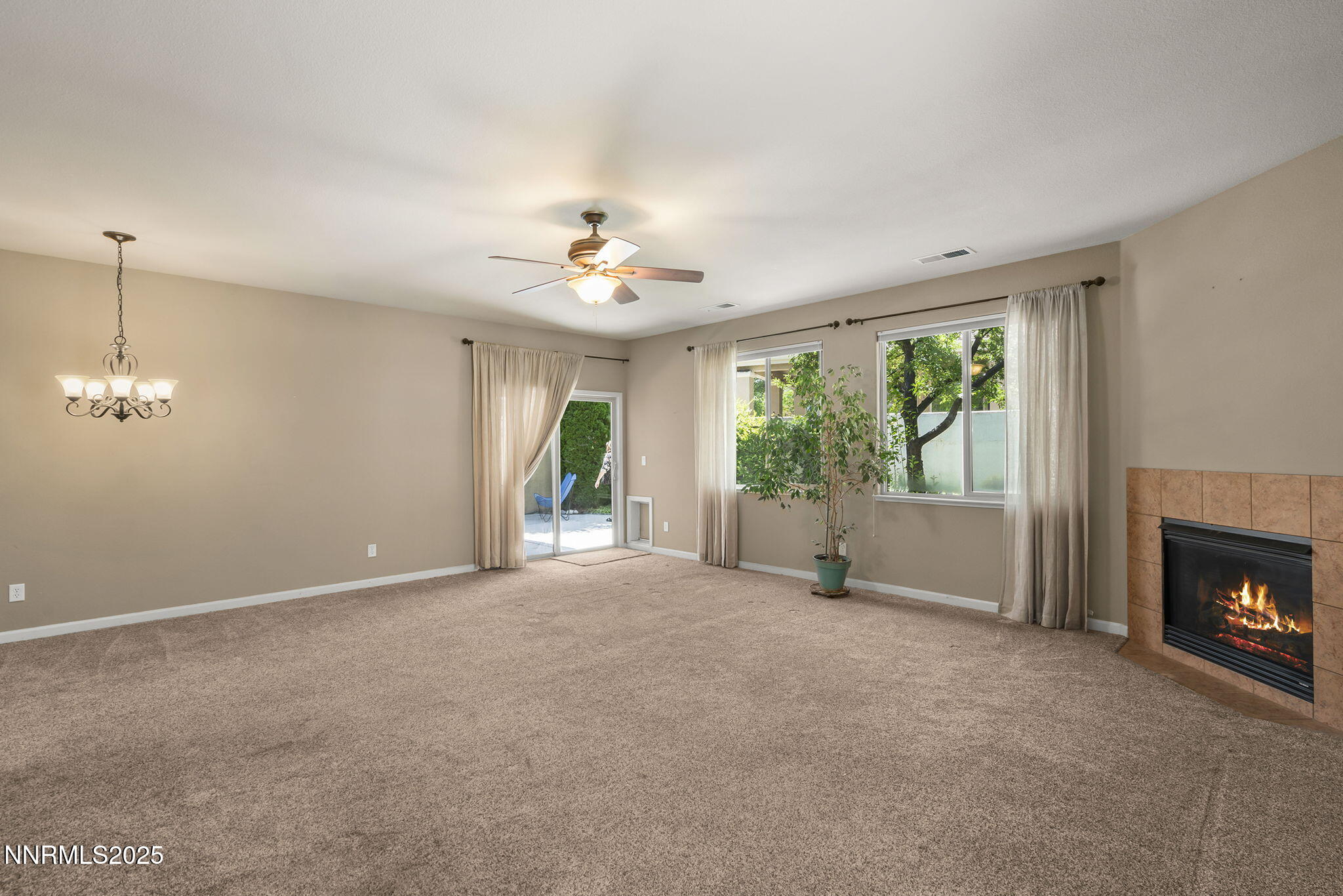 1121 Drake Way