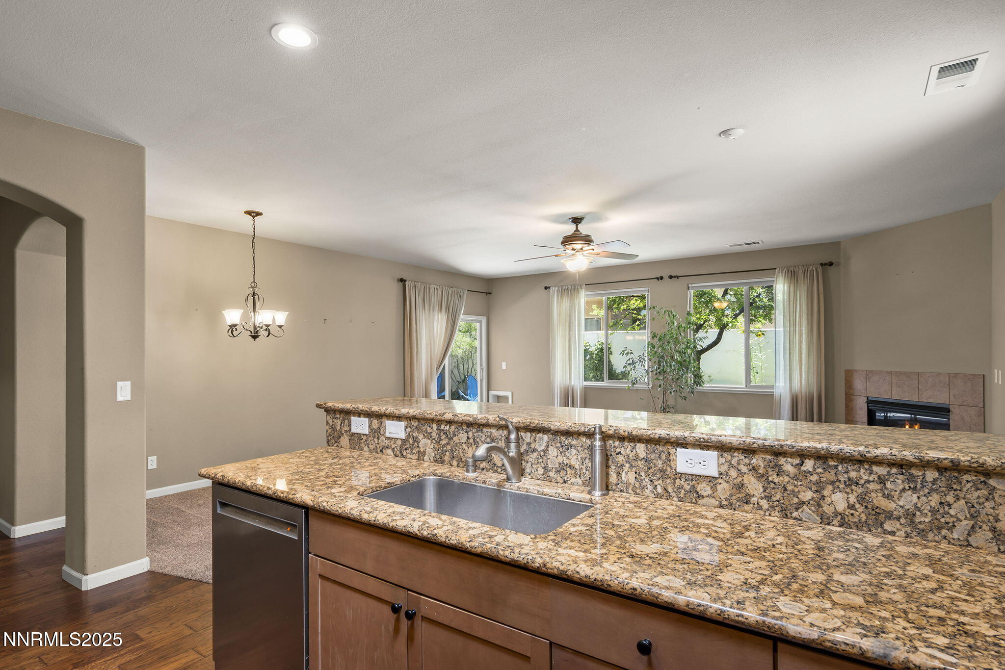 1121 Drake Way