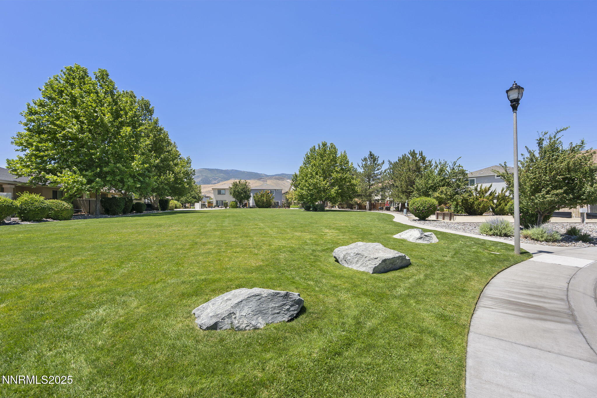 1121 Drake Way