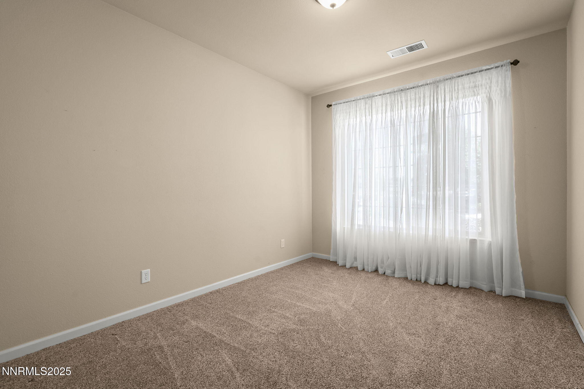 1121 Drake Way