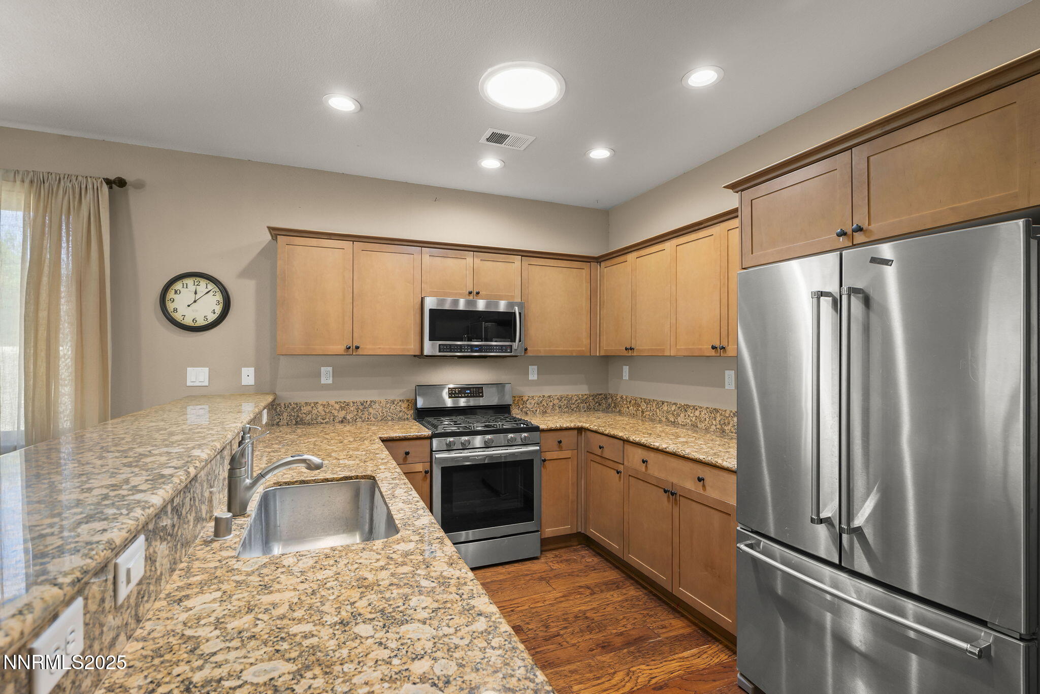 1121 Drake Way