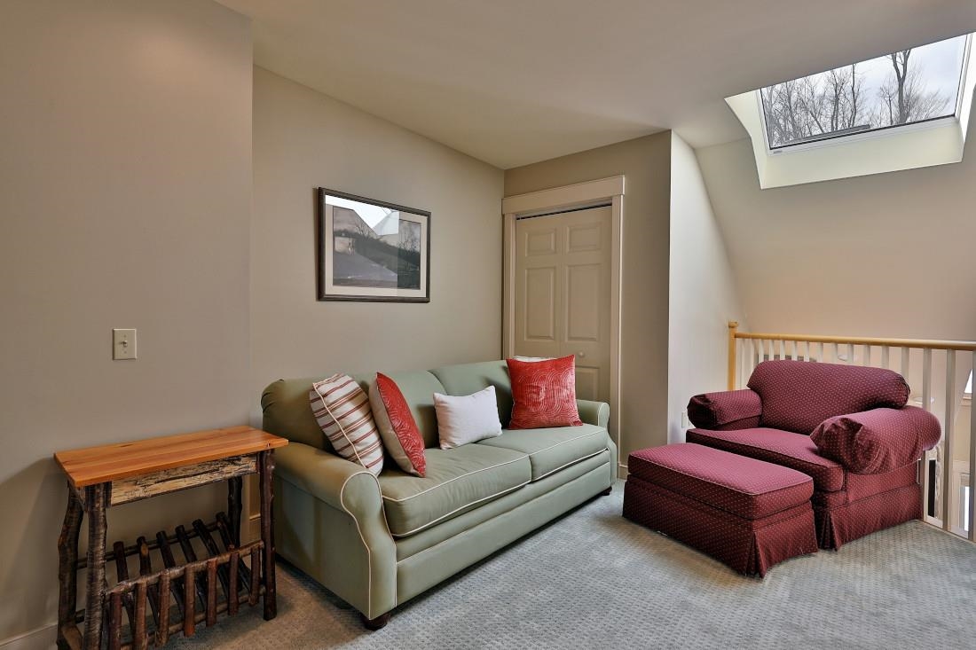 82 Daybreak Drive Unit: J-203